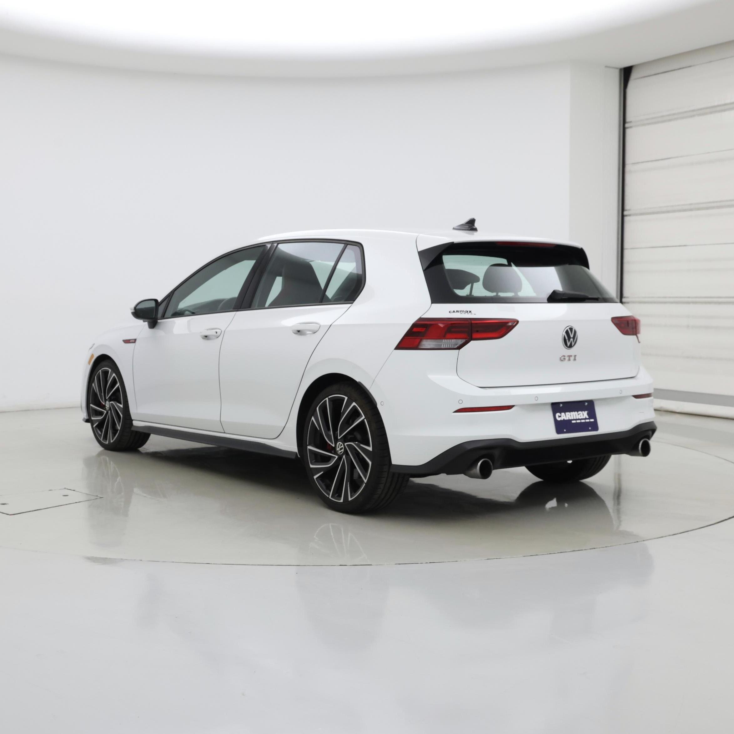 Thumbnail: 2023 Volkswagen Golf - 2