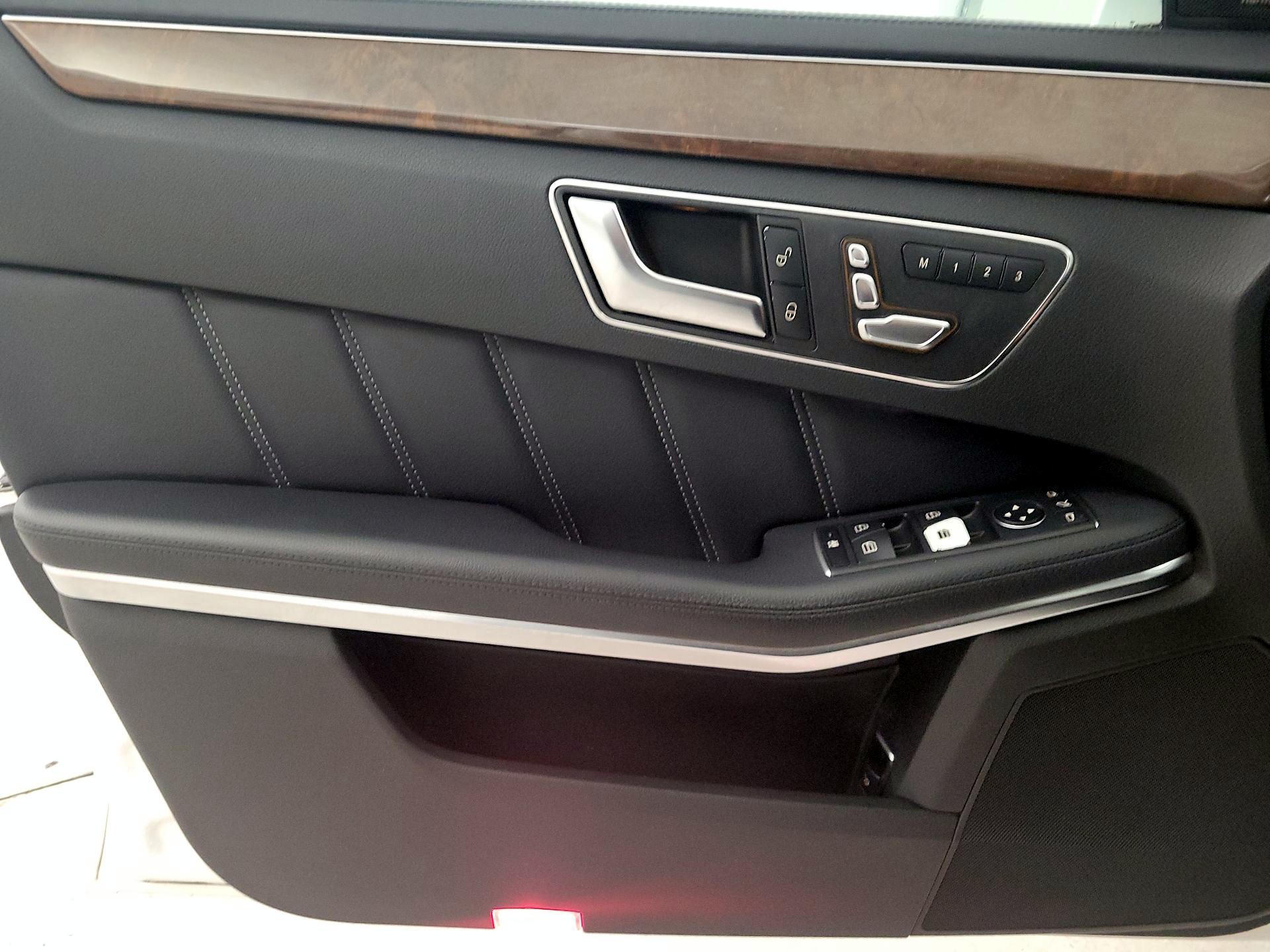 Thumbnail: 2016 Mercedes-Benz E-Class - 12