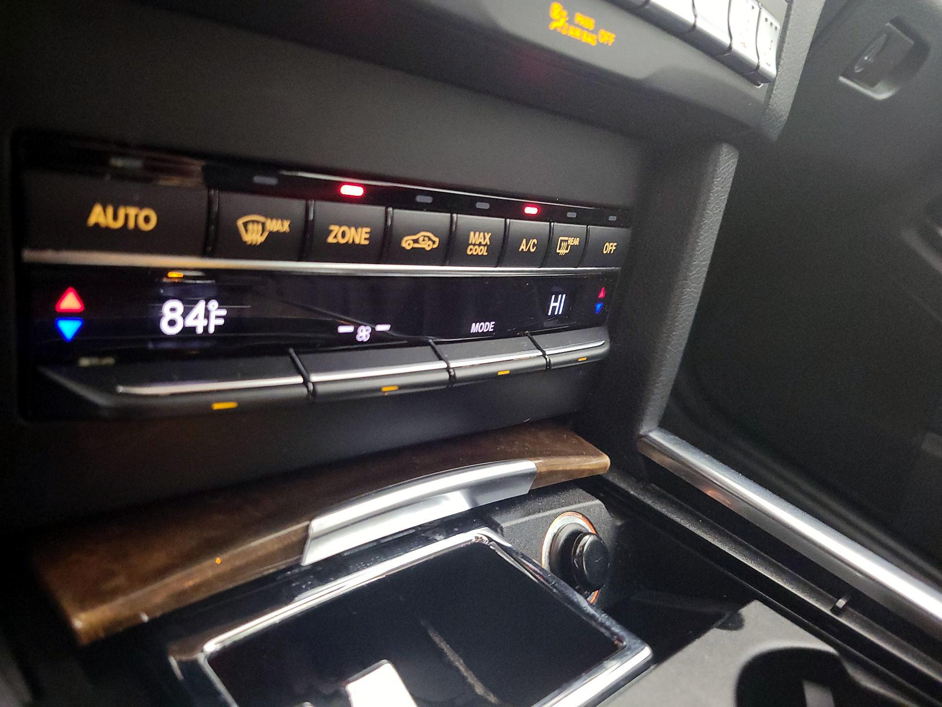 Thumbnail: 2016 Mercedes-Benz E-Class - 16