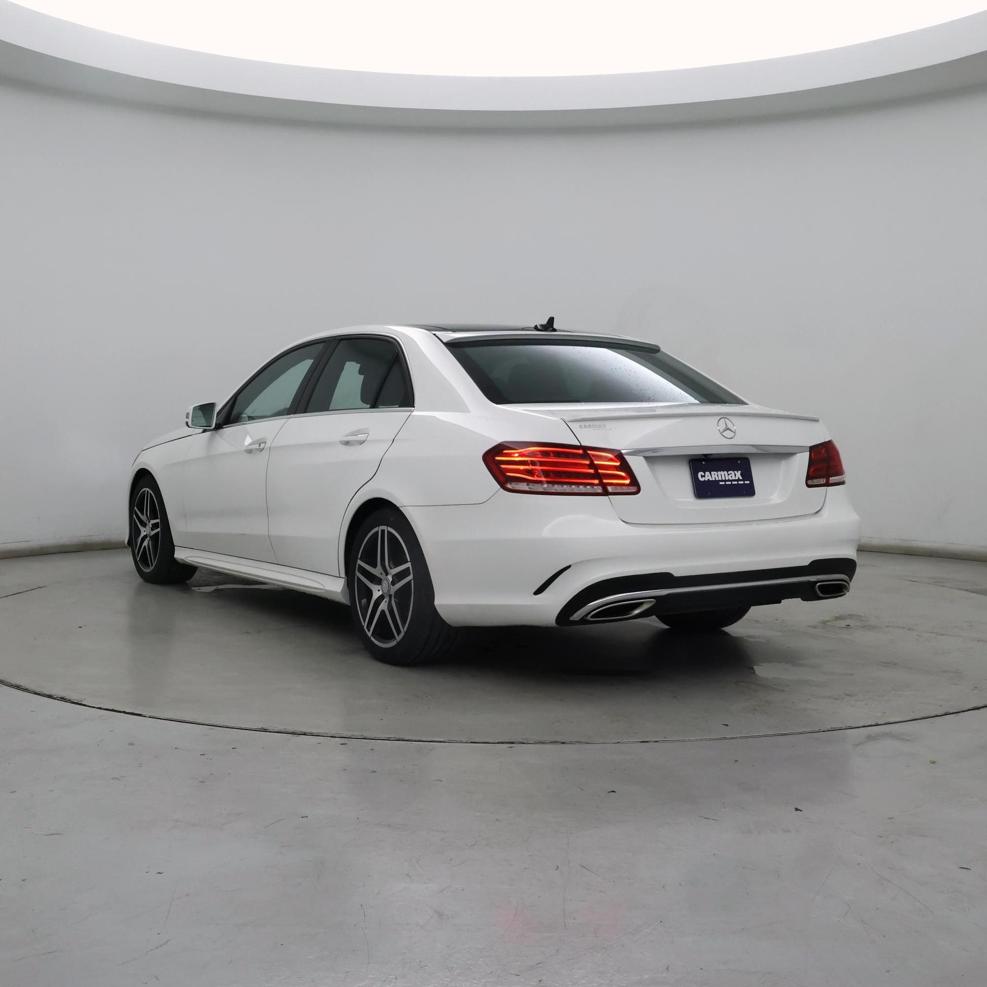 Thumbnail: 2016 Mercedes-Benz E-Class - 2