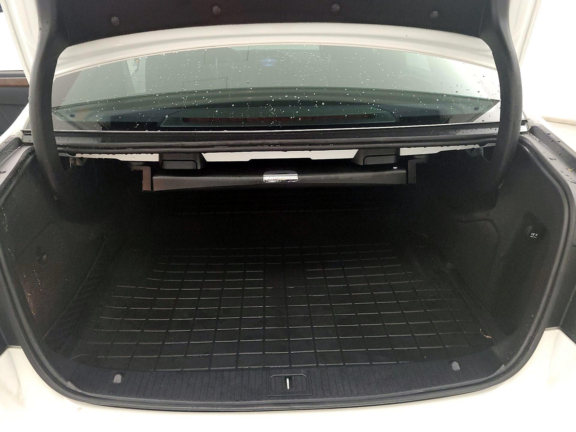 Thumbnail: 2016 Mercedes-Benz E-Class - 20