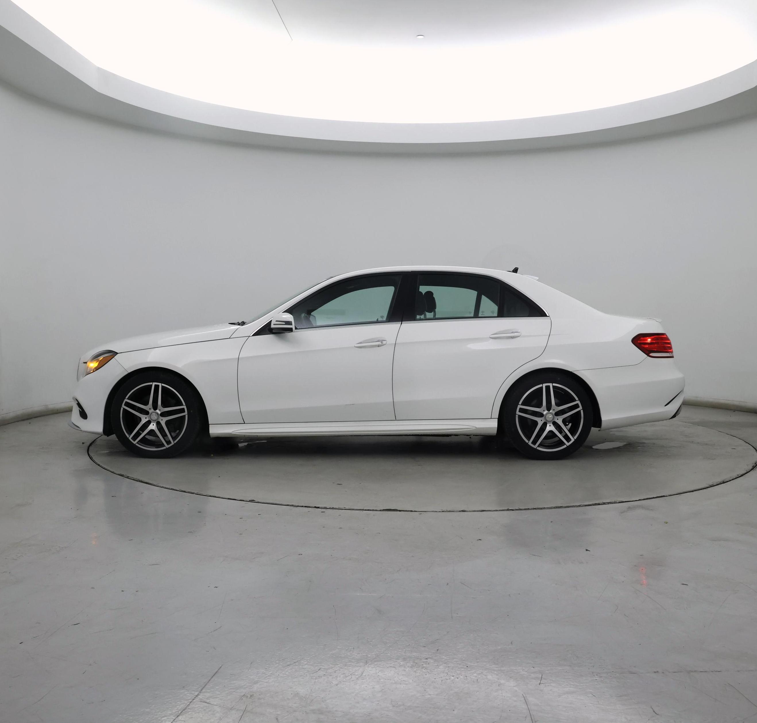 Thumbnail: 2016 Mercedes-Benz E-Class - 3