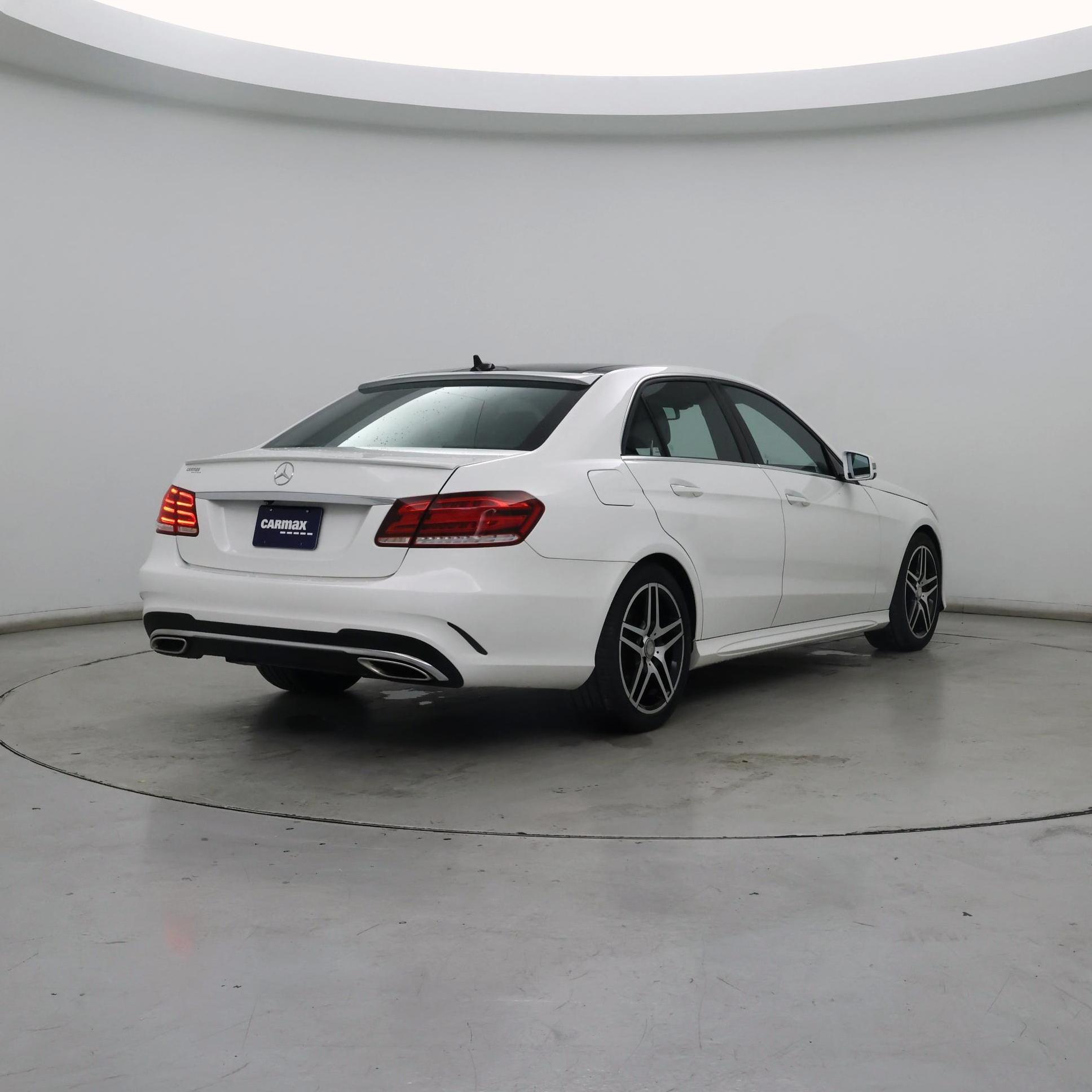 Thumbnail: 2016 Mercedes-Benz E-Class - 8