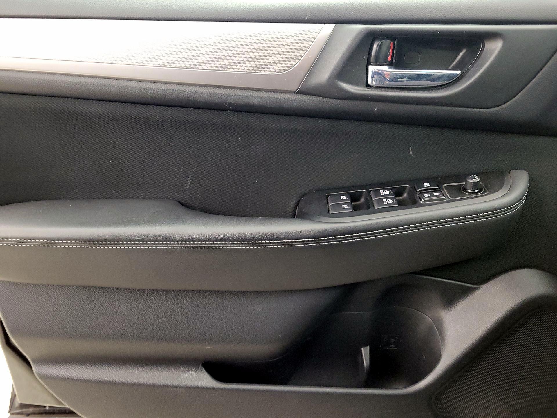 Thumbnail: 2015 Subaru Outback - 12