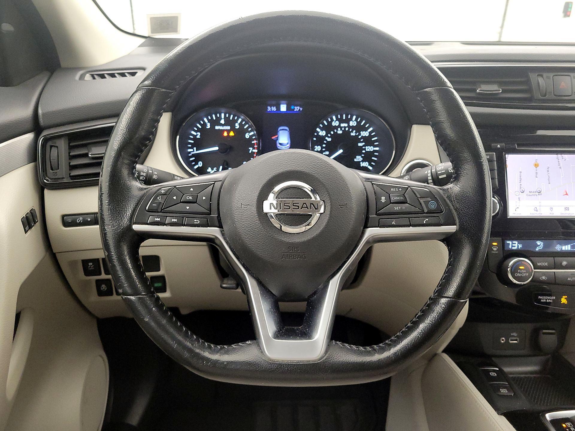 Thumbnail: 2020 Nissan Rogue Sport - 10