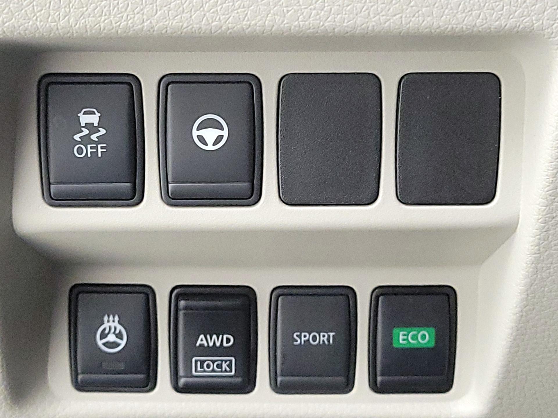 Thumbnail: 2020 Nissan Rogue Sport - 13