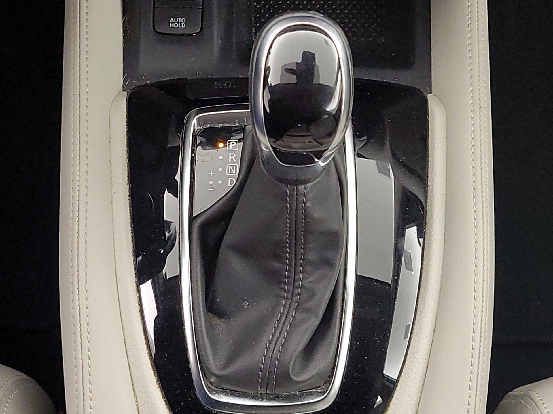 Thumbnail: 2020 Nissan Rogue Sport - 18