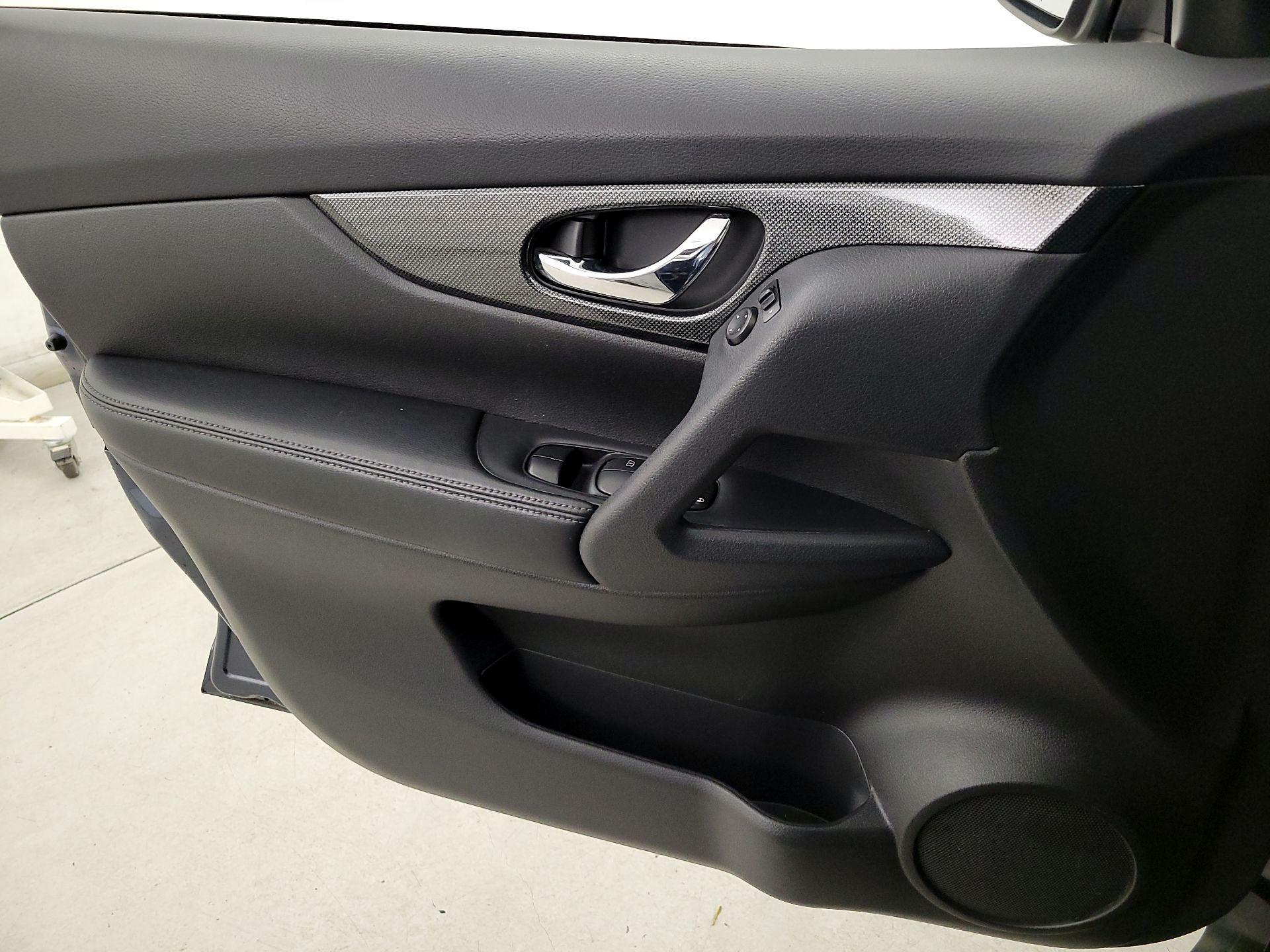 Thumbnail: 2014 Nissan Rogue - 12