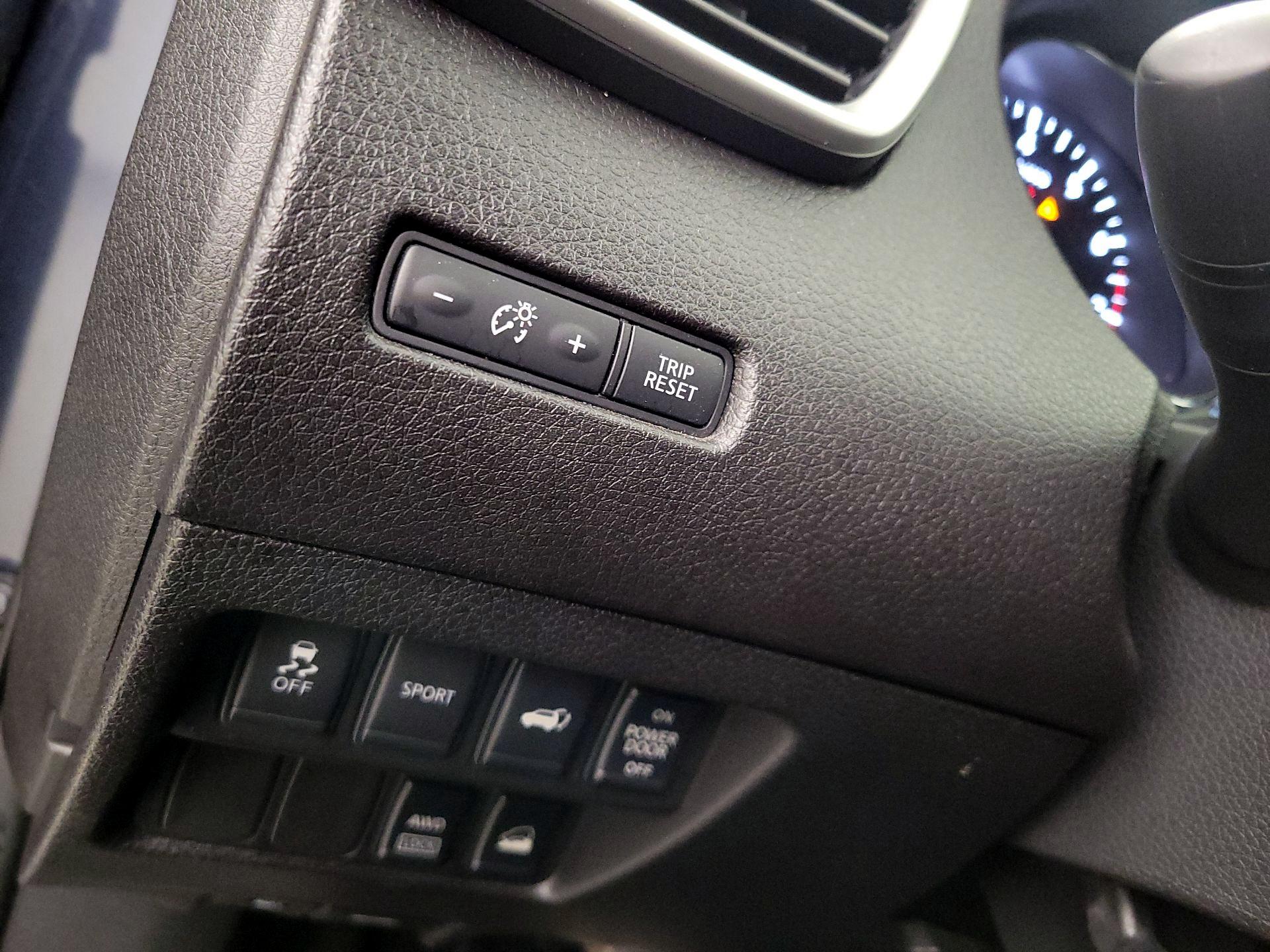 Thumbnail: 2014 Nissan Rogue - 13