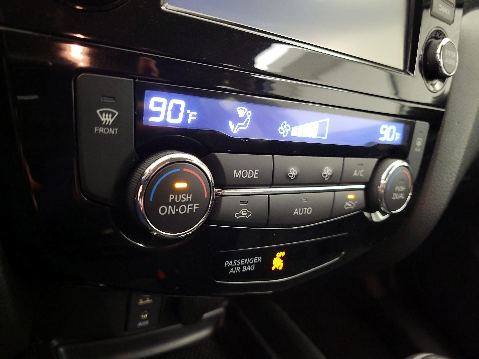 Thumbnail: 2014 Nissan Rogue - 16