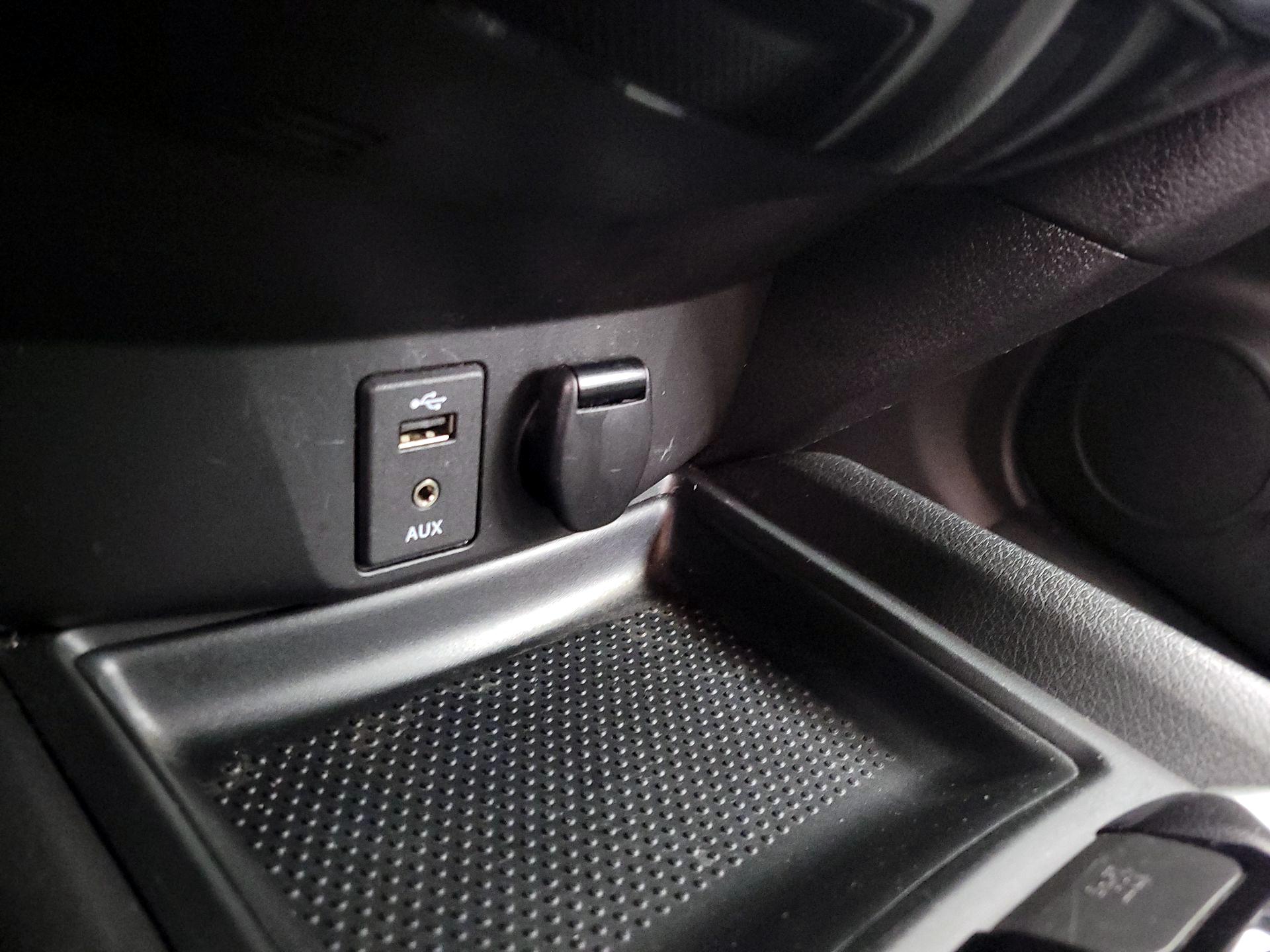 Thumbnail: 2014 Nissan Rogue - 18