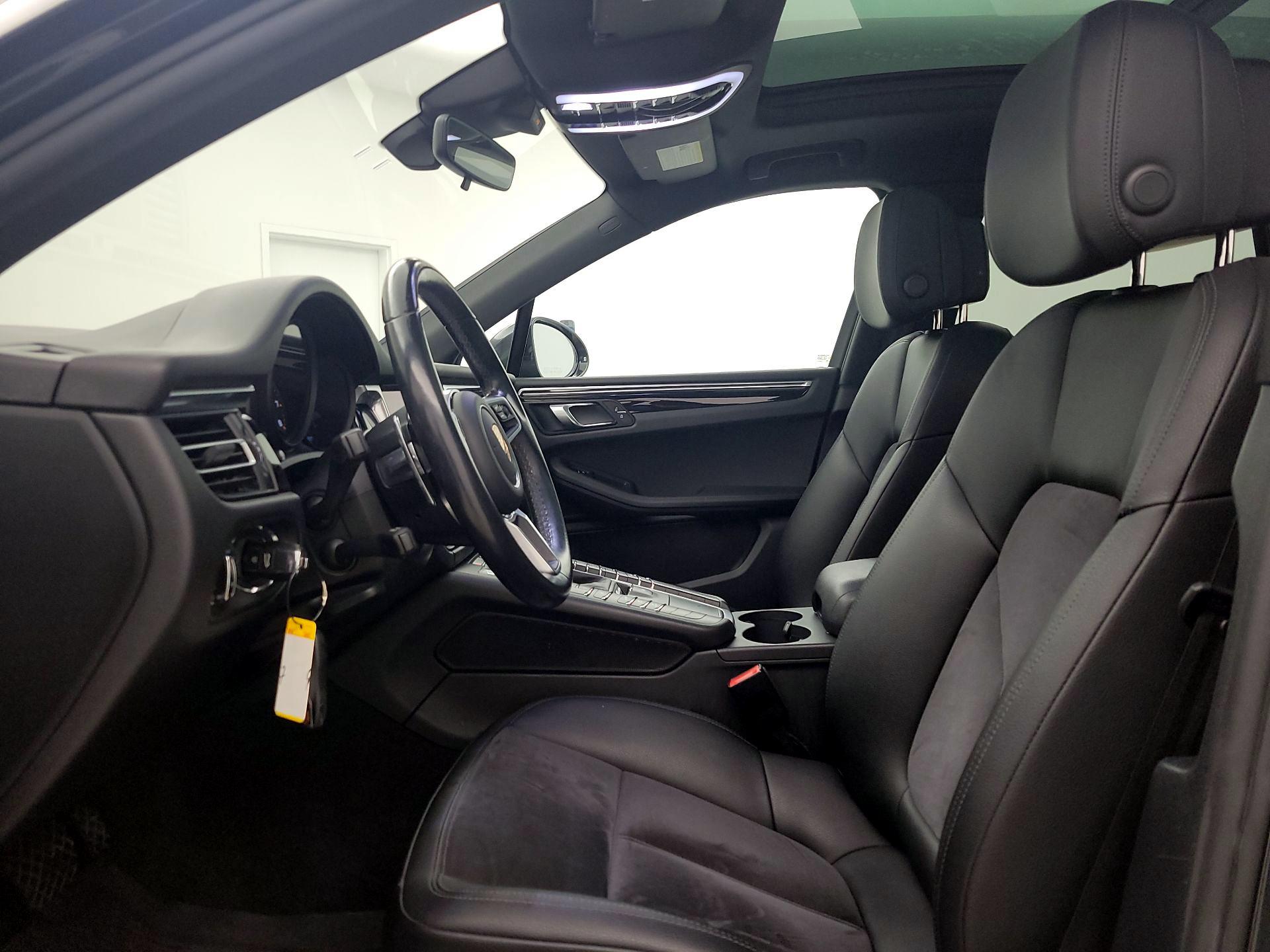 Thumbnail: 2021 Porsche Macan - 11