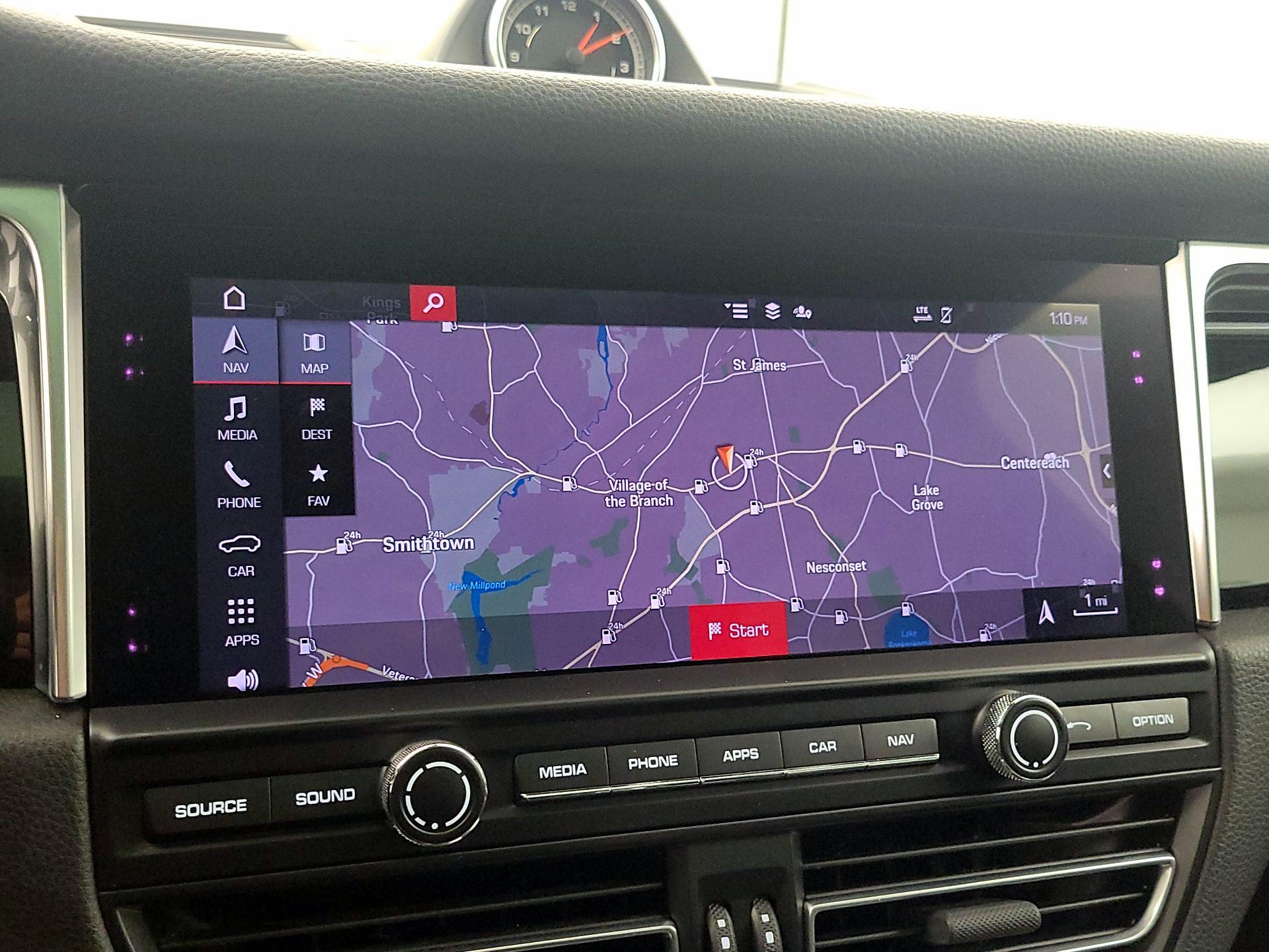 Thumbnail: 2021 Porsche Macan - 14