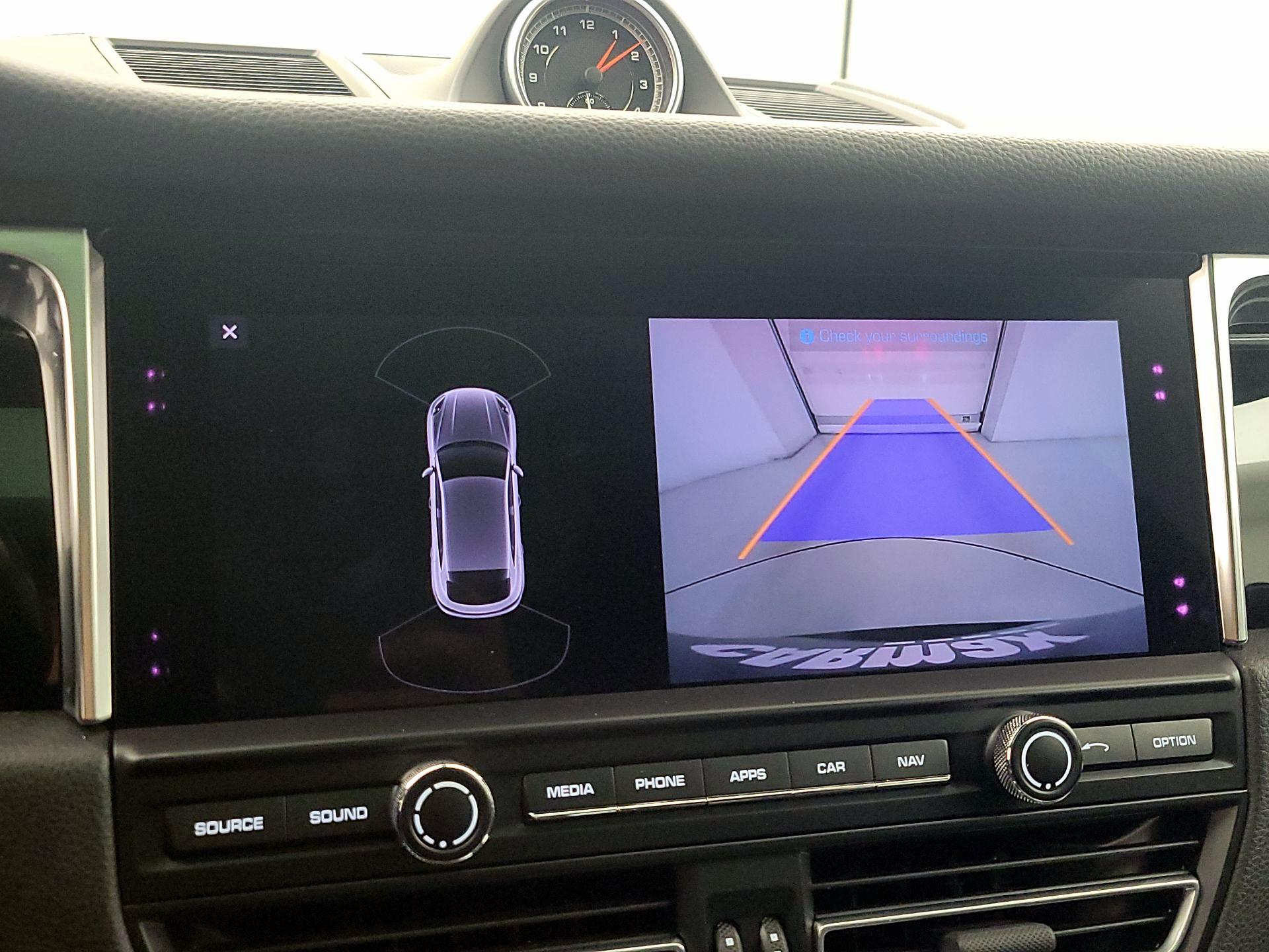 Thumbnail: 2021 Porsche Macan - 15