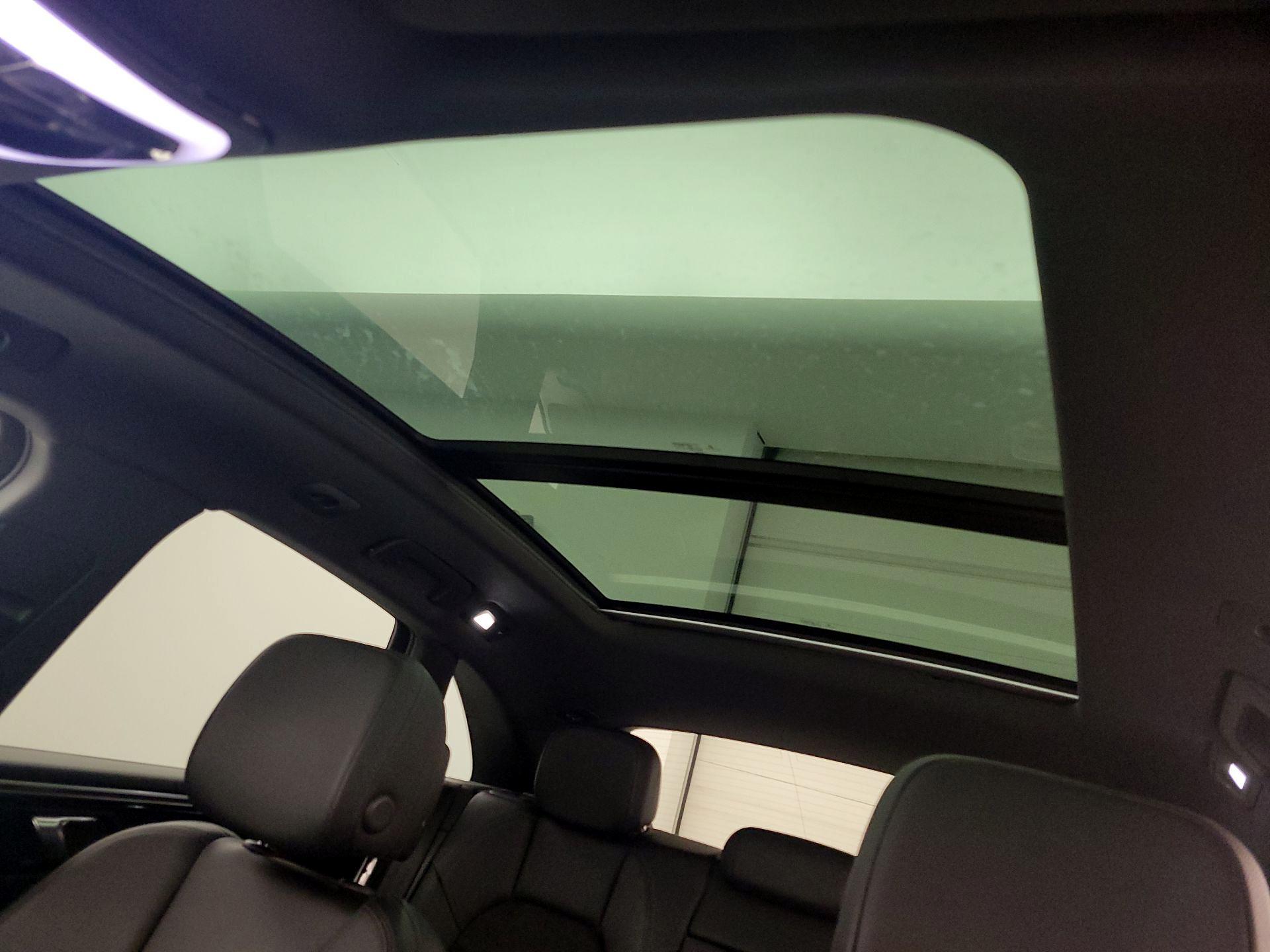 Thumbnail: 2021 Porsche Macan - 20