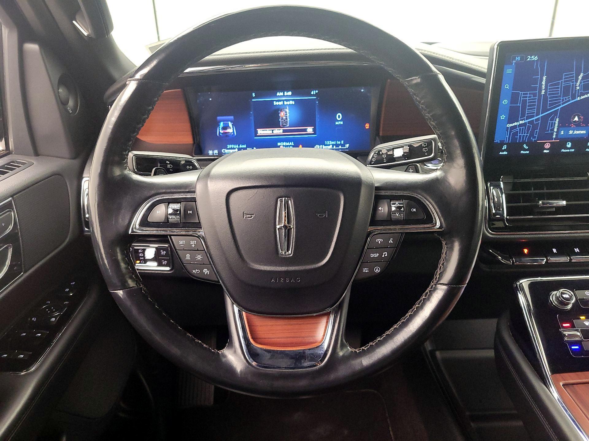 Thumbnail: 2022 Lincoln Navigator - 10