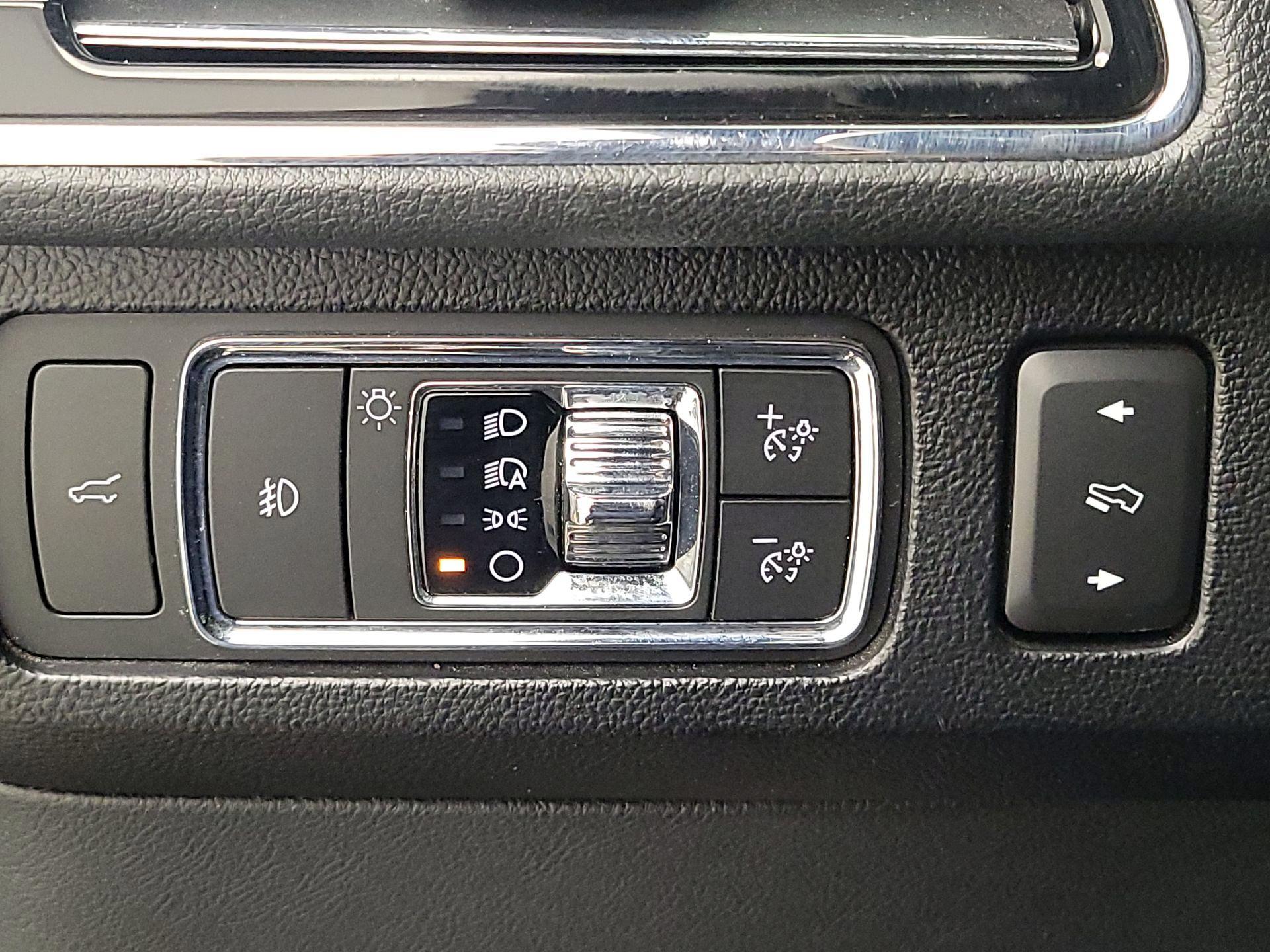 Thumbnail: 2022 Lincoln Navigator - 13