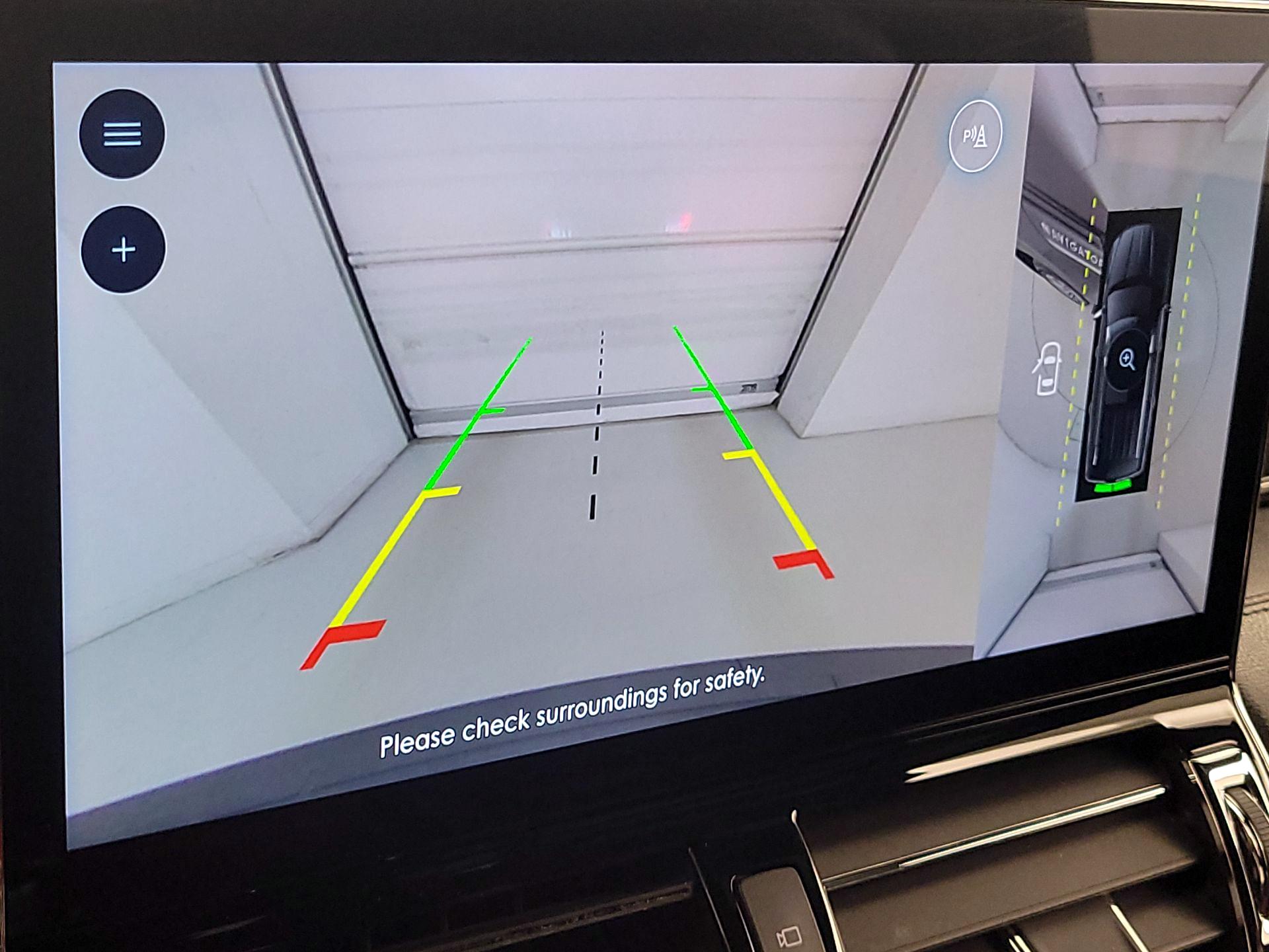 Thumbnail: 2022 Lincoln Navigator - 15