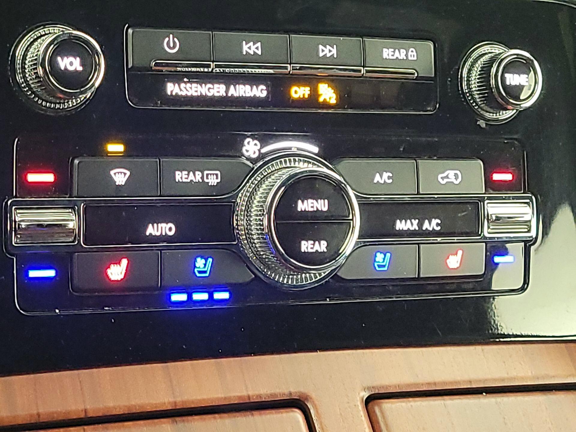 Thumbnail: 2022 Lincoln Navigator - 17