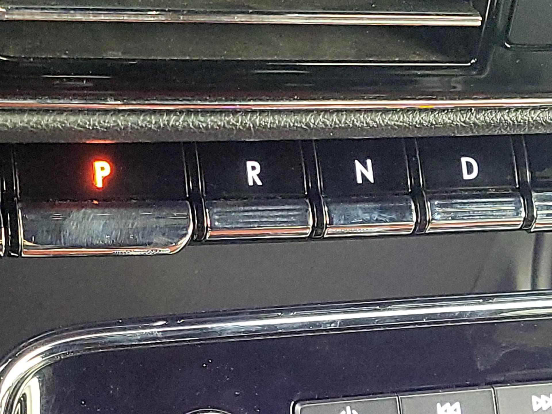 Thumbnail: 2022 Lincoln Navigator - 18