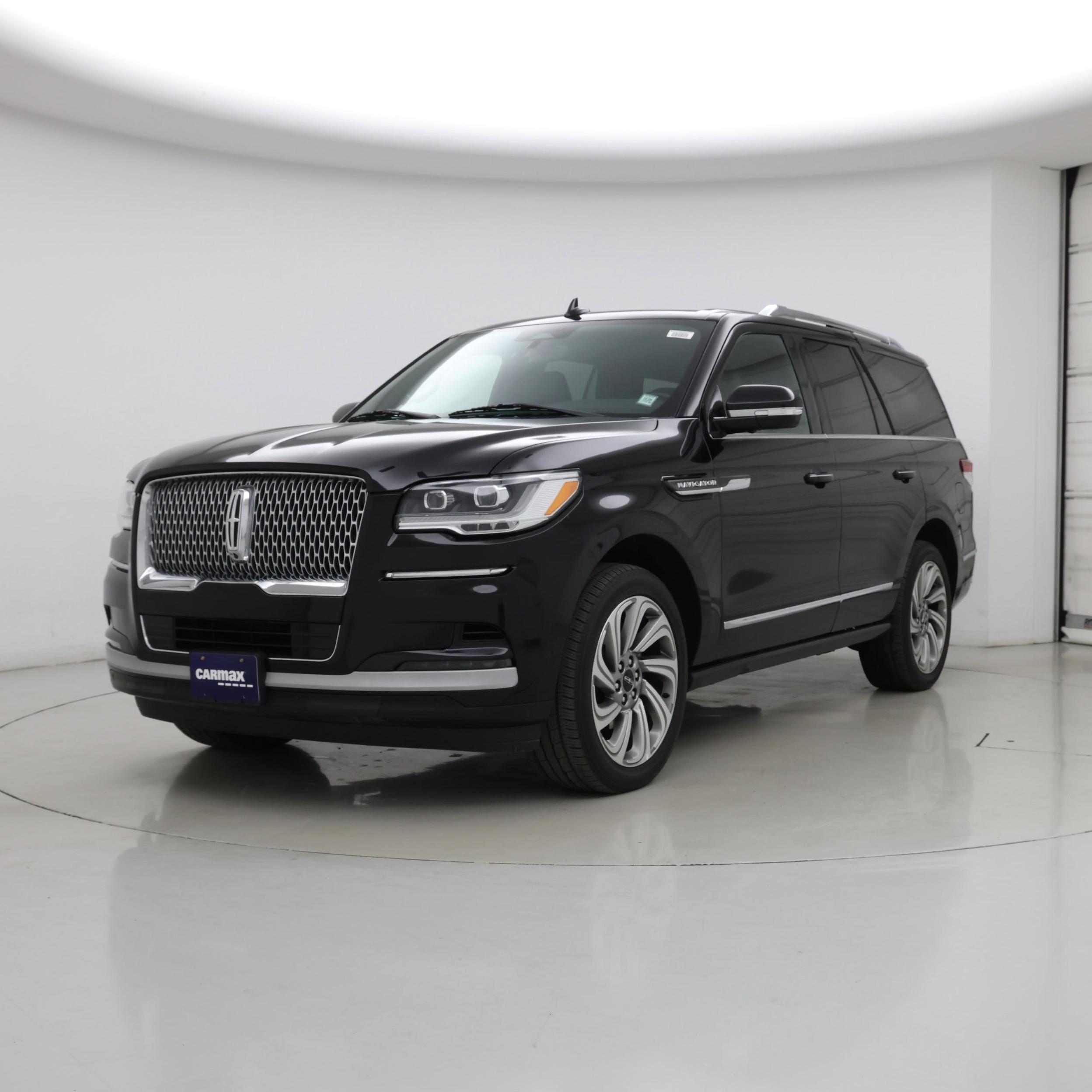 Thumbnail: 2022 Lincoln Navigator - 4