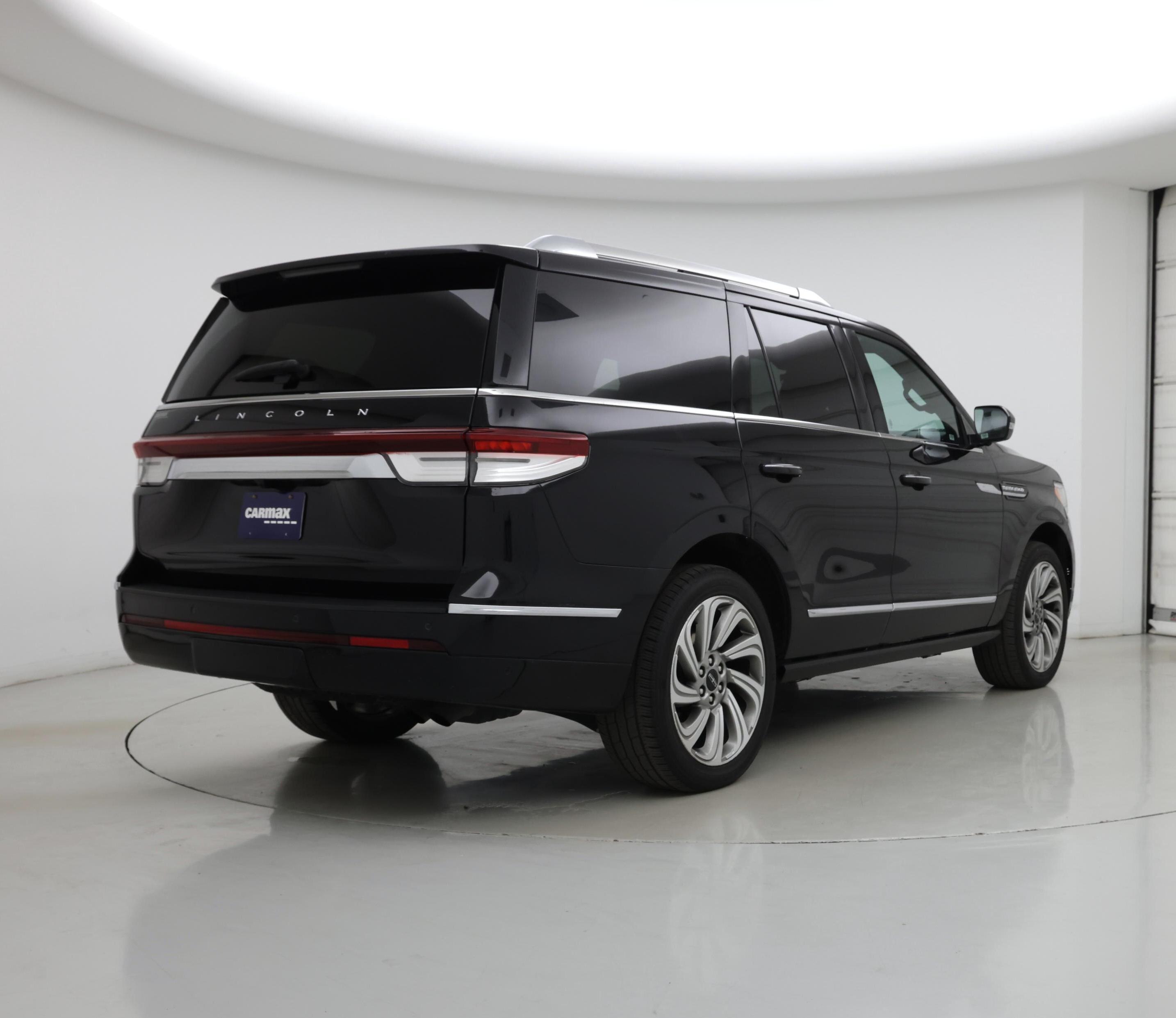 Thumbnail: 2022 Lincoln Navigator - 8