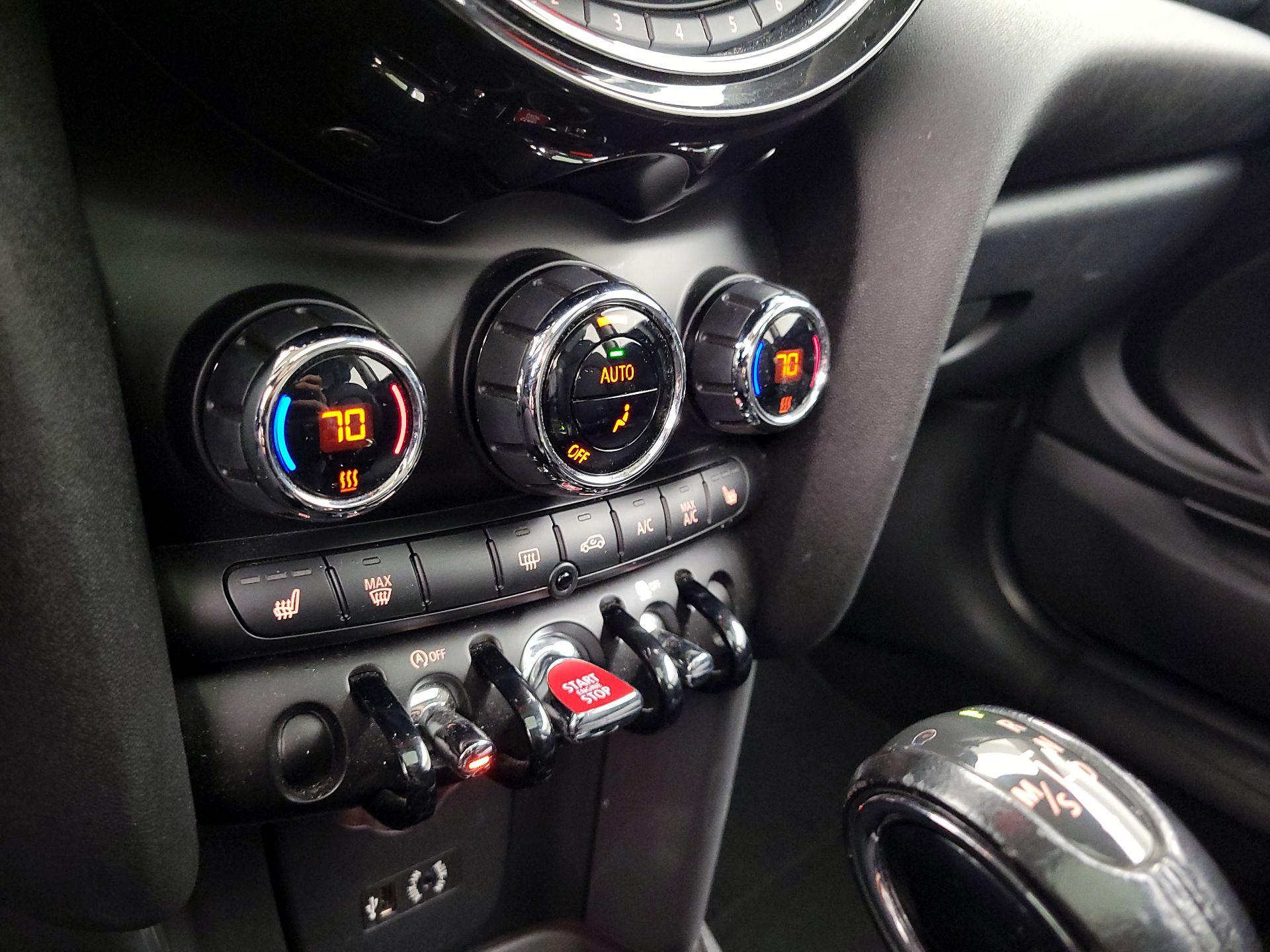 Thumbnail: 2018 MINI Cooper Hardtop - 15