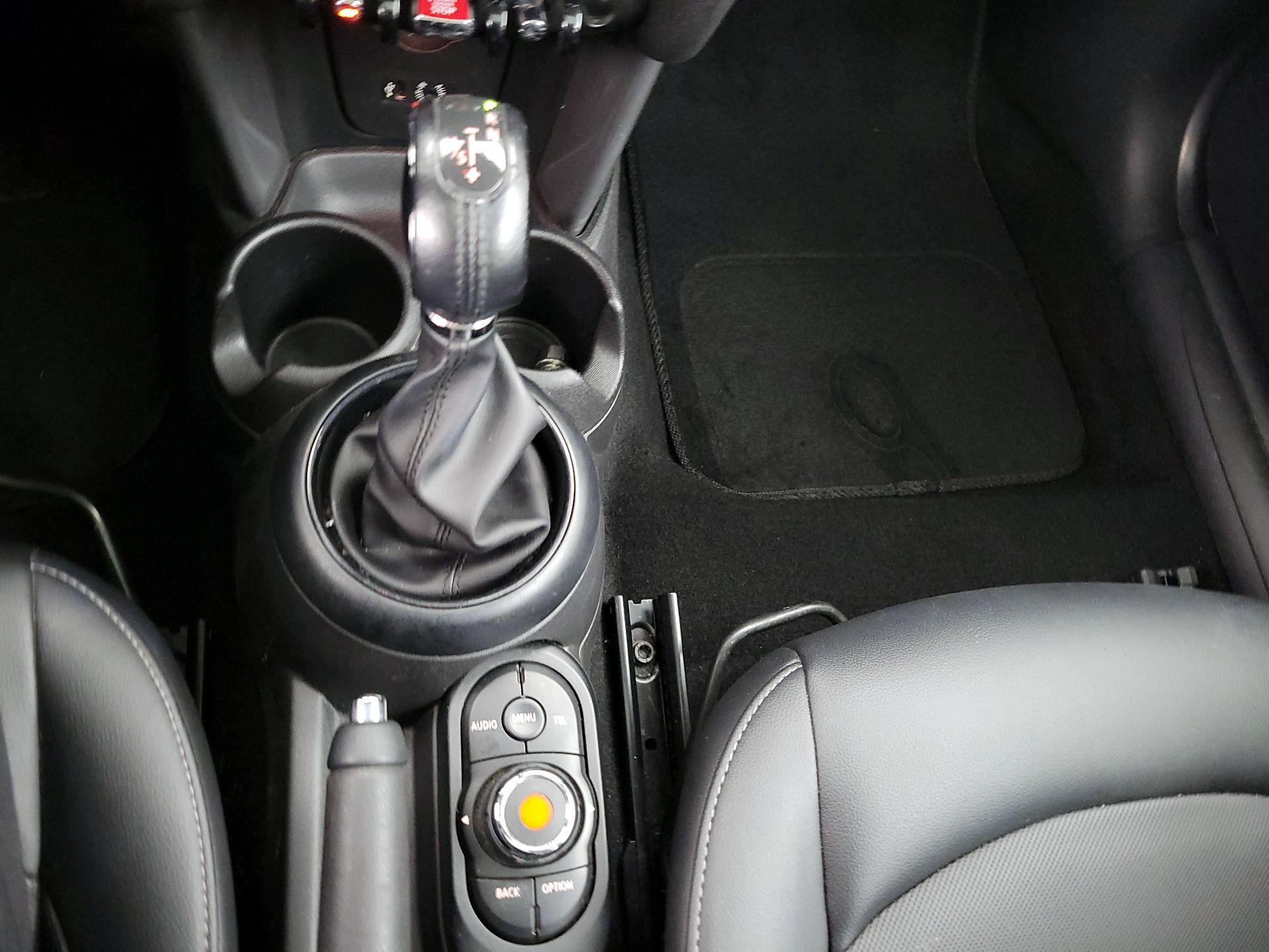 Thumbnail: 2018 MINI Cooper Hardtop - 16