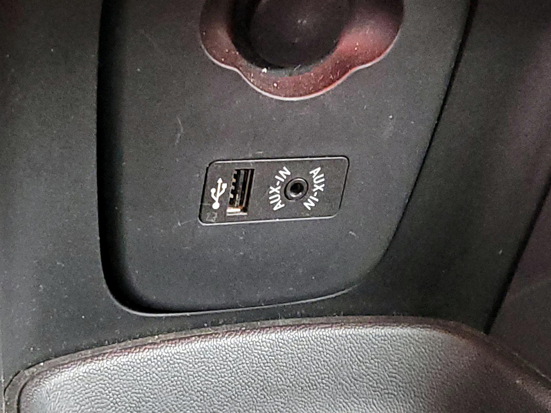 Thumbnail: 2018 MINI Cooper Hardtop - 17