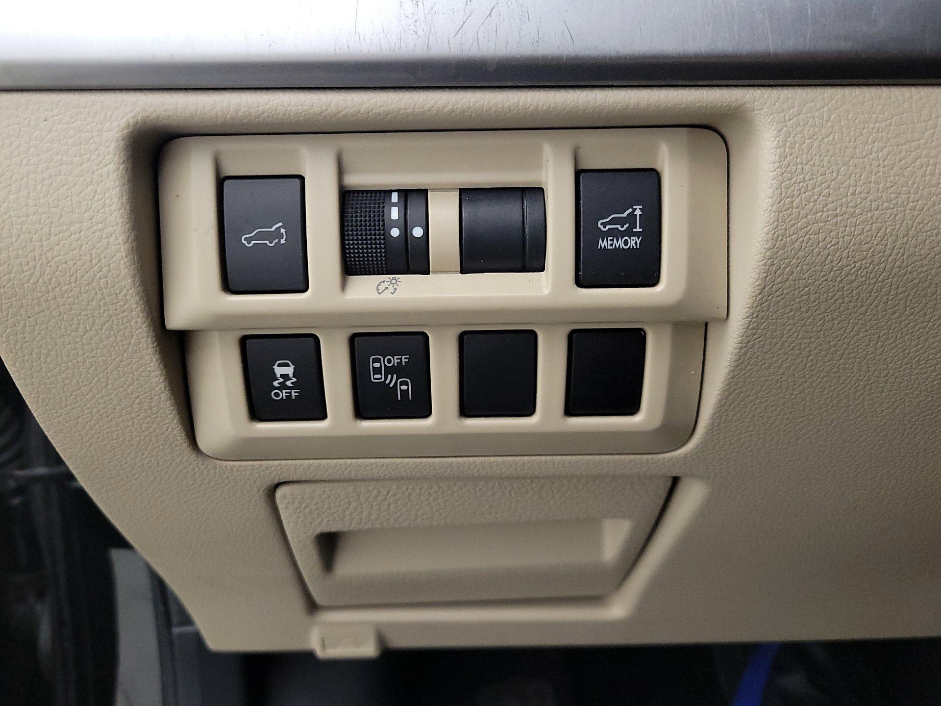 Thumbnail: 2016 Subaru Outback - 13