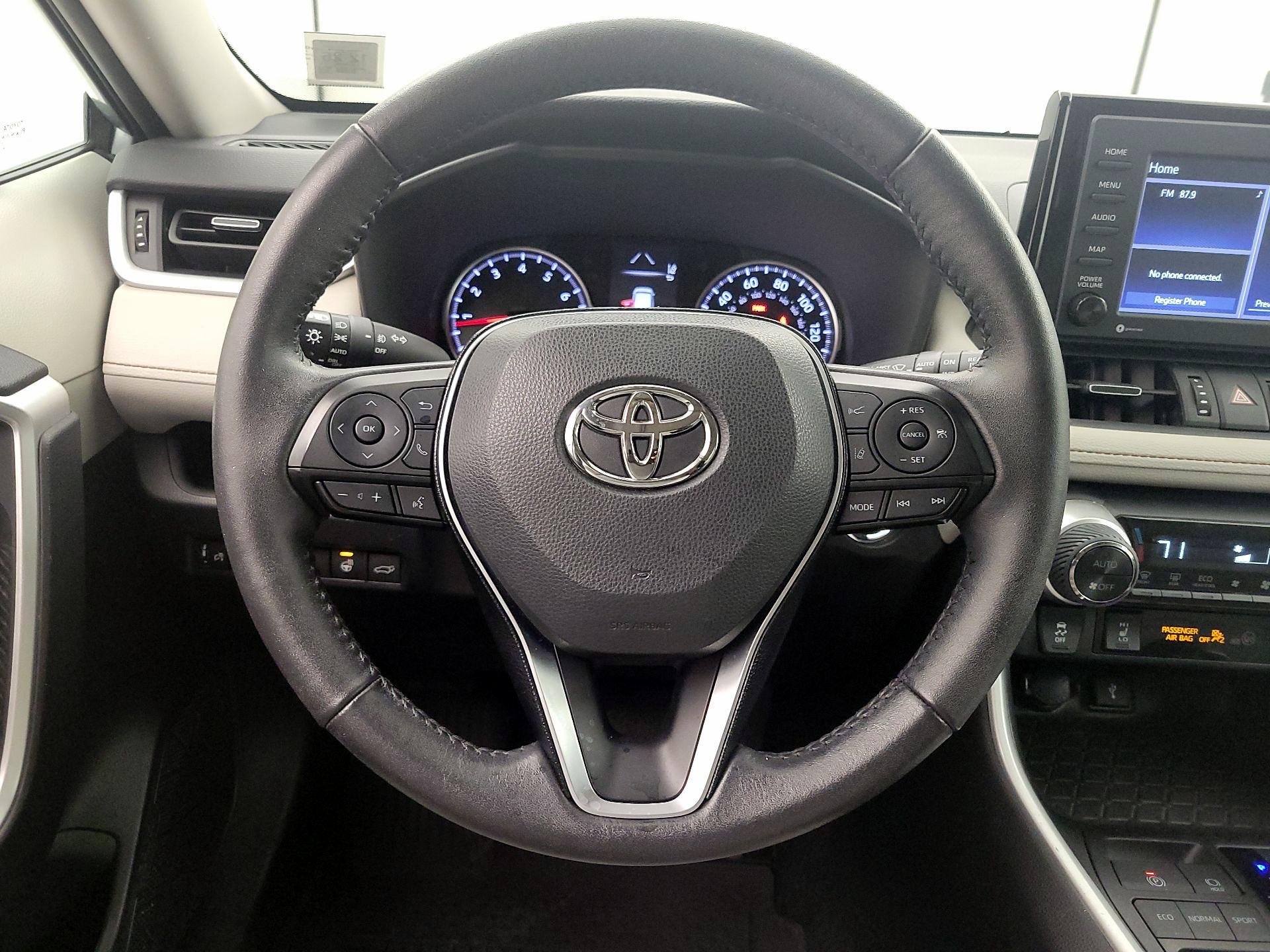 Thumbnail: 2021 Toyota RAV4 - 10