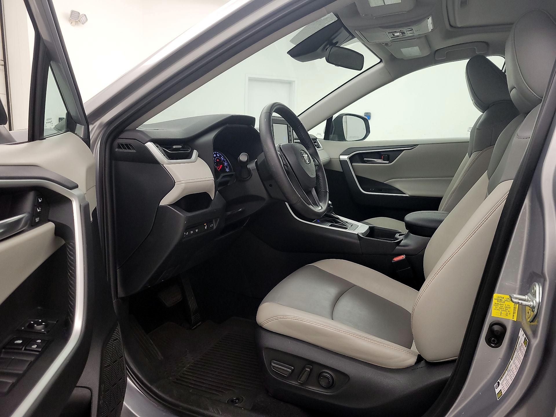 Thumbnail: 2021 Toyota RAV4 - 11