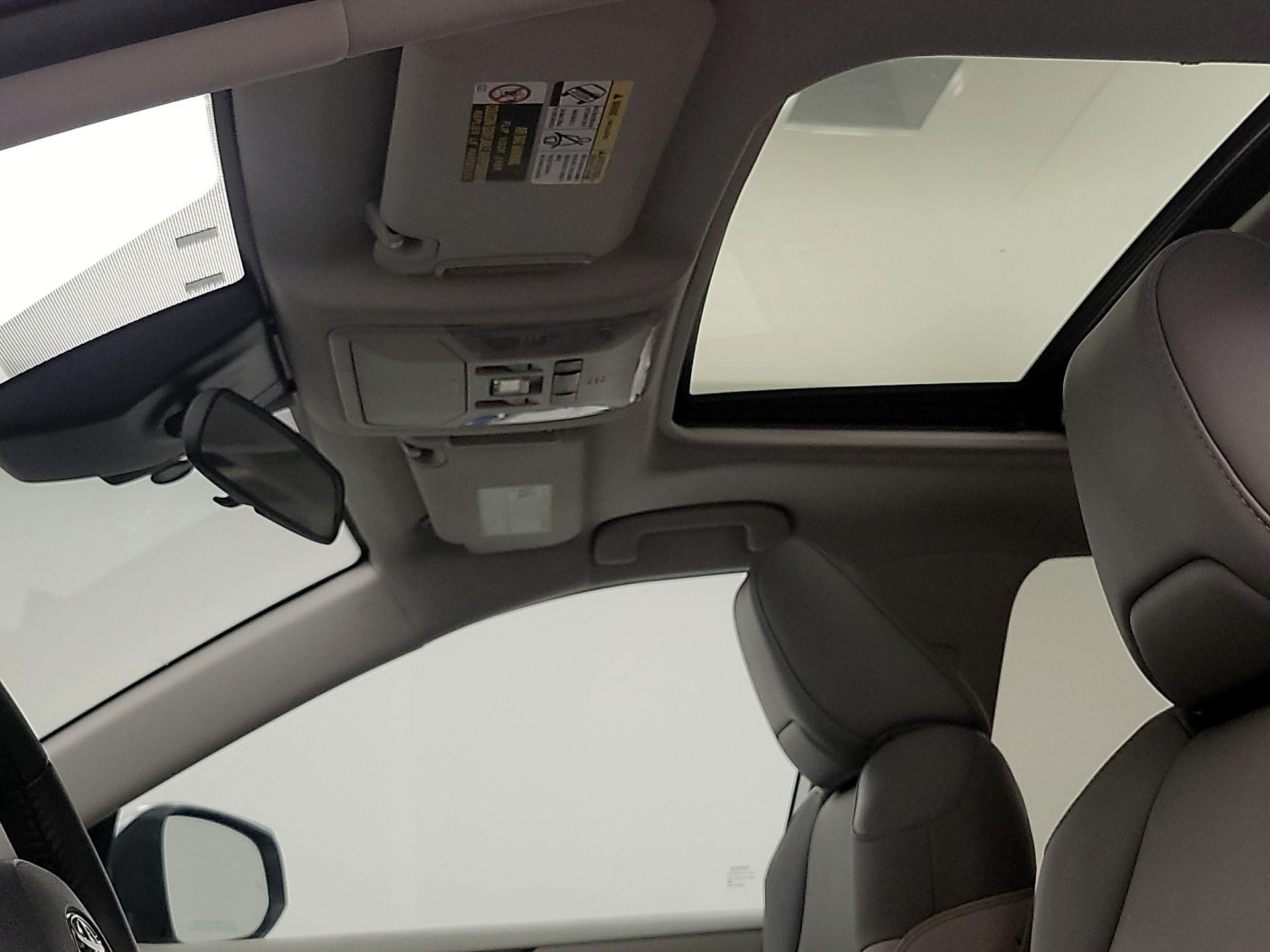 Thumbnail: 2021 Toyota RAV4 - 19