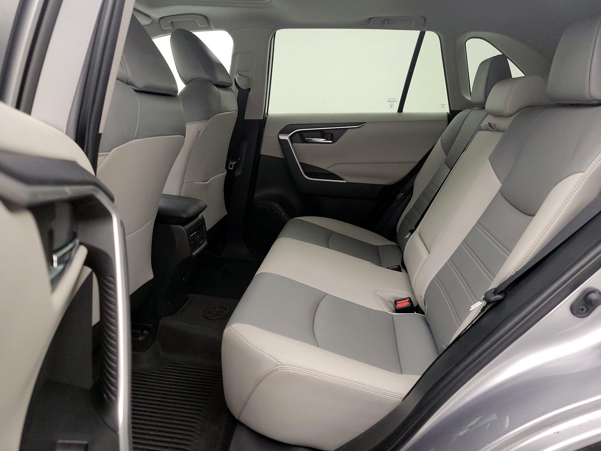 Thumbnail: 2021 Toyota RAV4 - 20