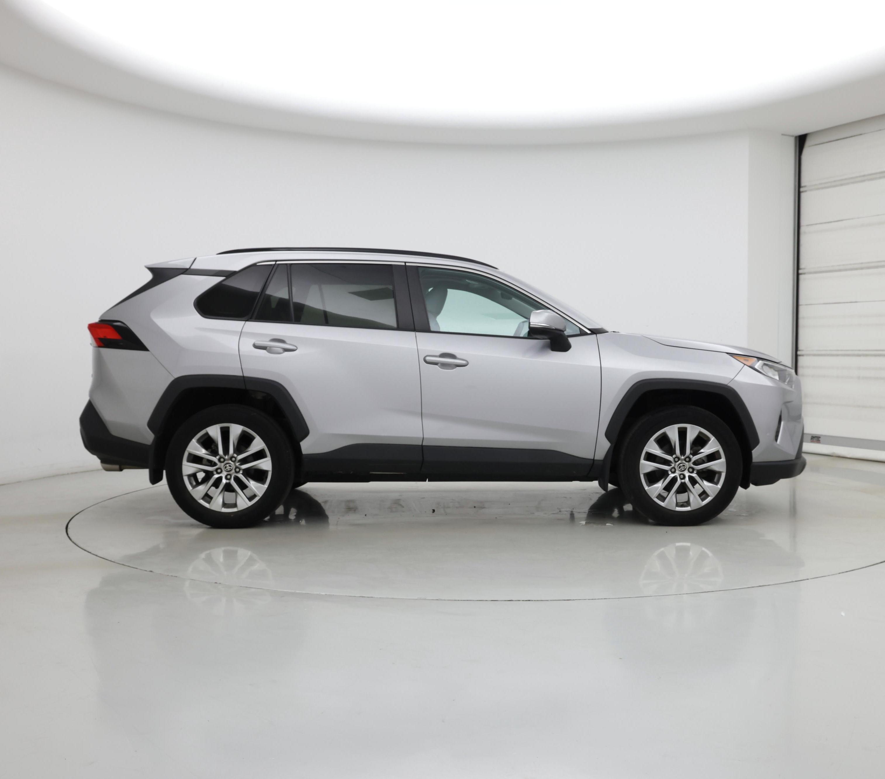 Thumbnail: 2021 Toyota RAV4 - 7