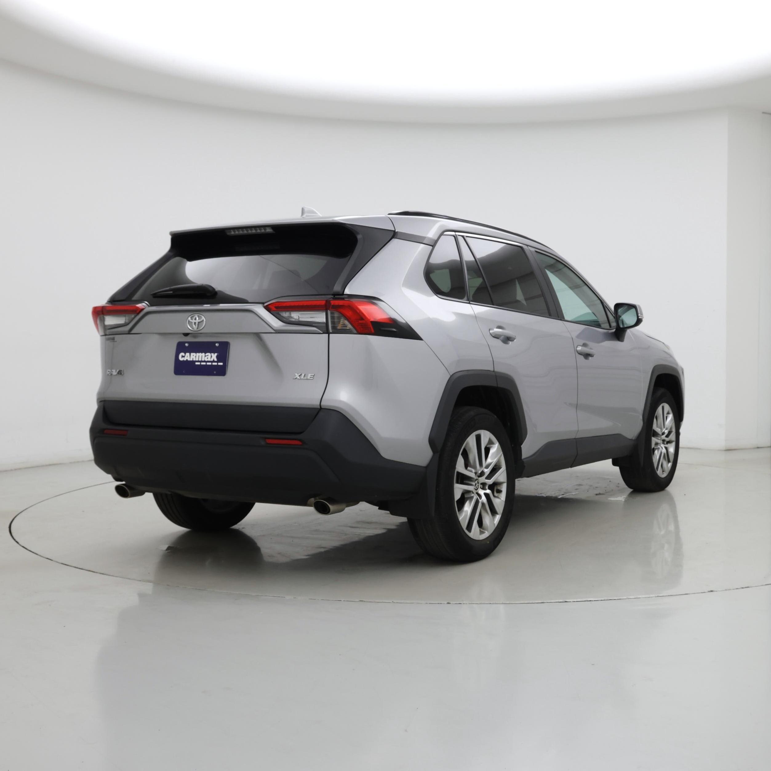 Thumbnail: 2021 Toyota RAV4 - 8