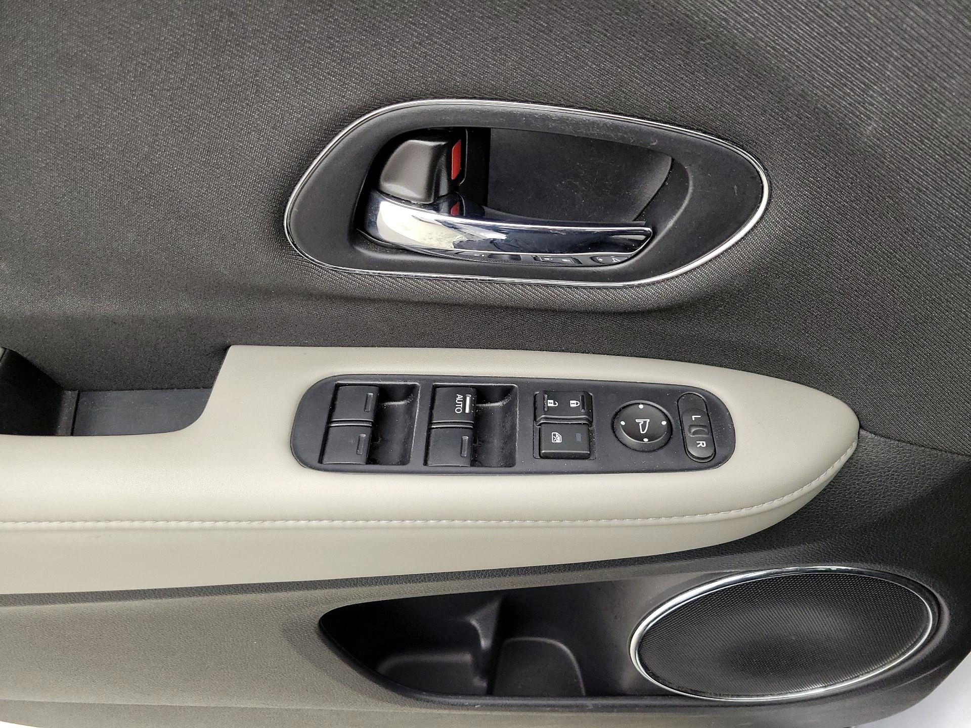 Thumbnail: 2021 Honda HR-V - 12