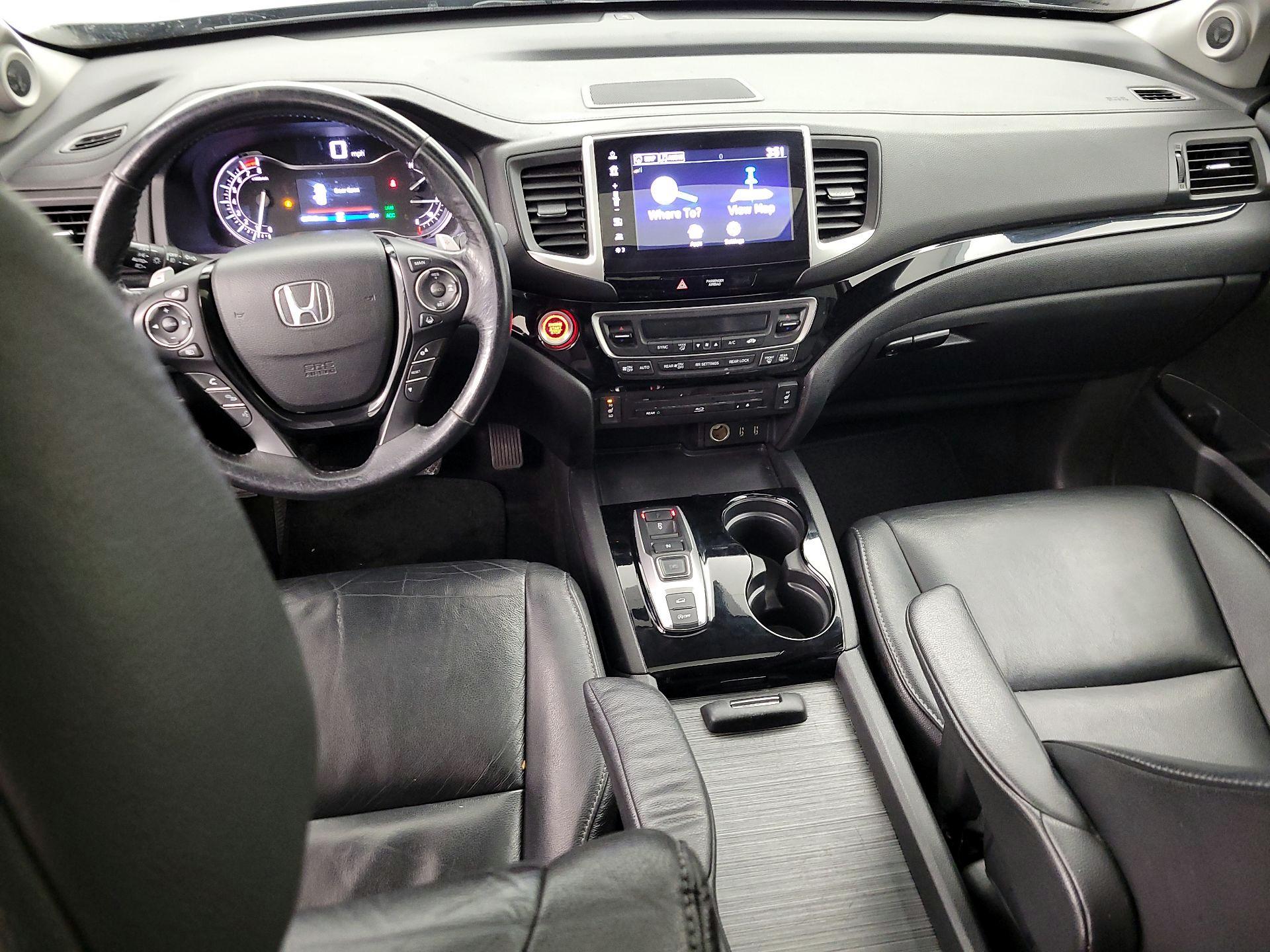 Thumbnail: 2017 Honda Pilot - 9