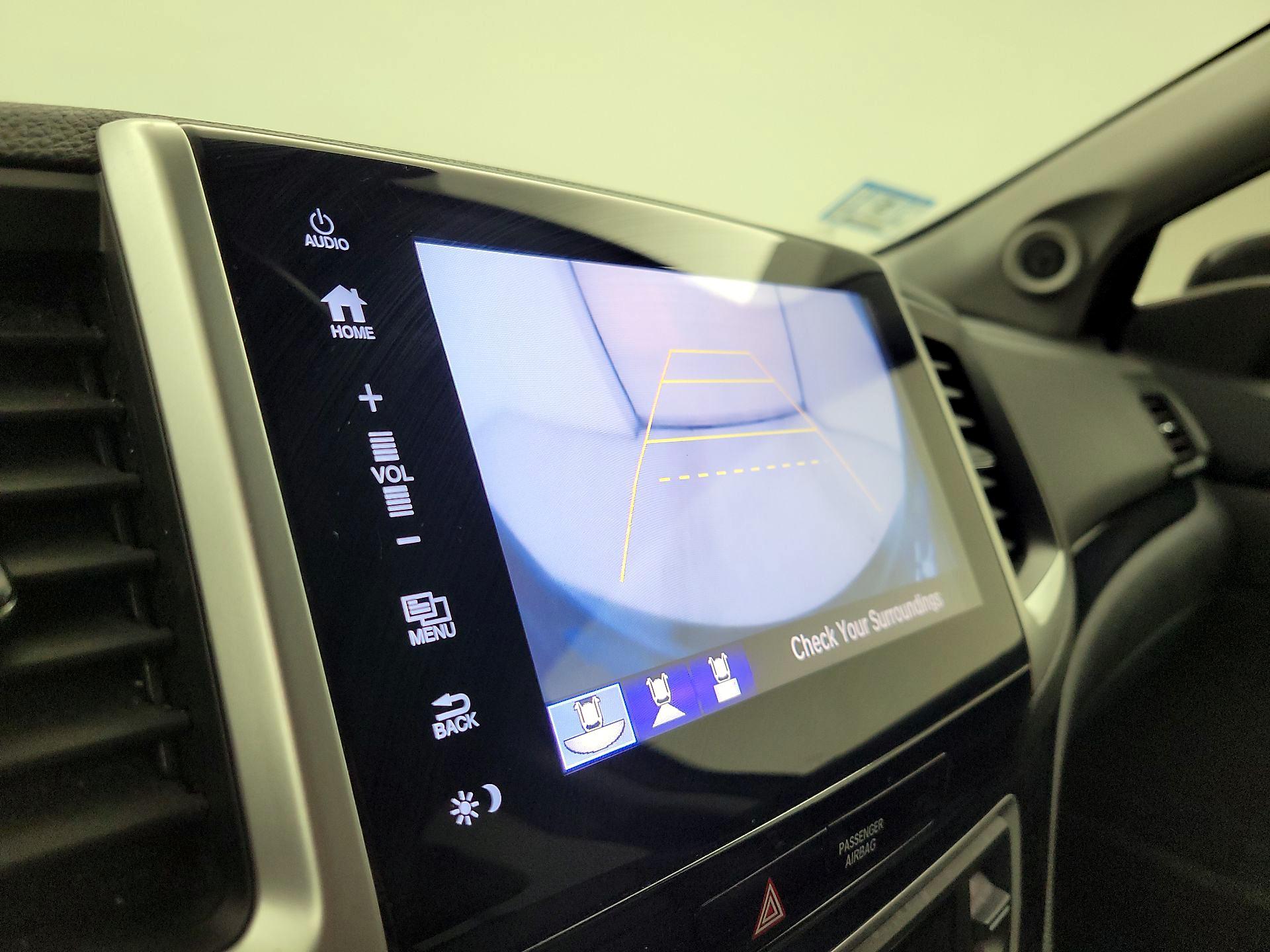 Thumbnail: 2017 Honda Pilot - 15