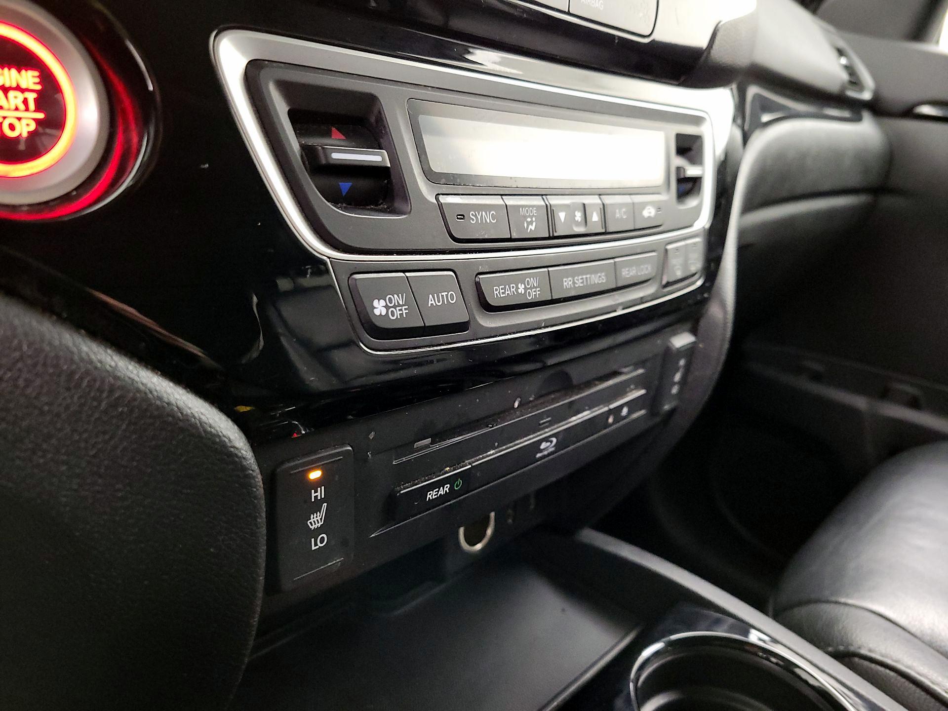 Thumbnail: 2017 Honda Pilot - 17