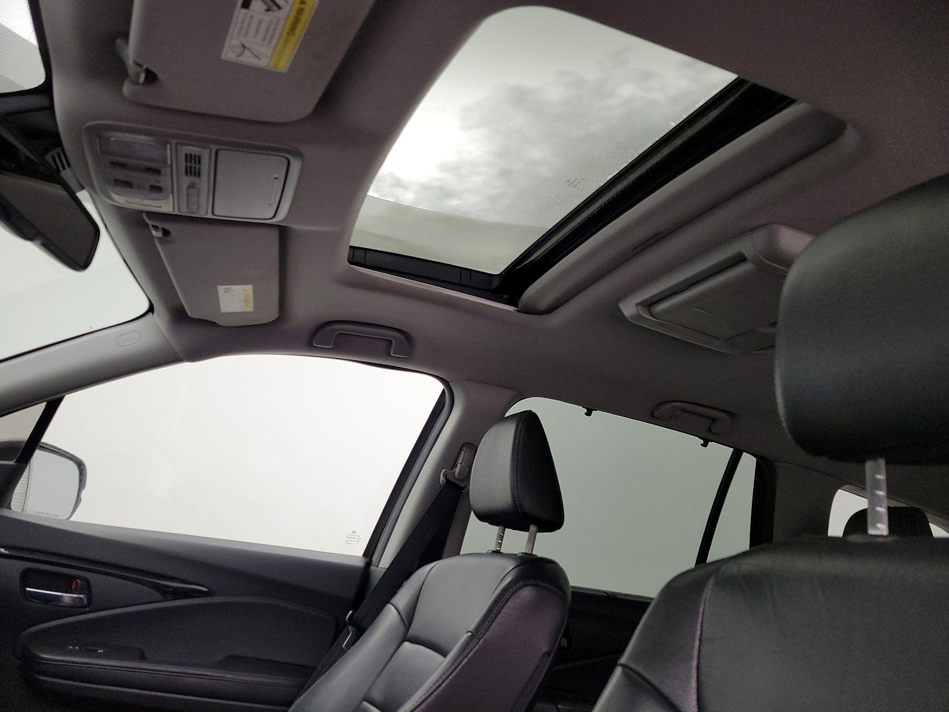 Thumbnail: 2017 Honda Pilot - 20