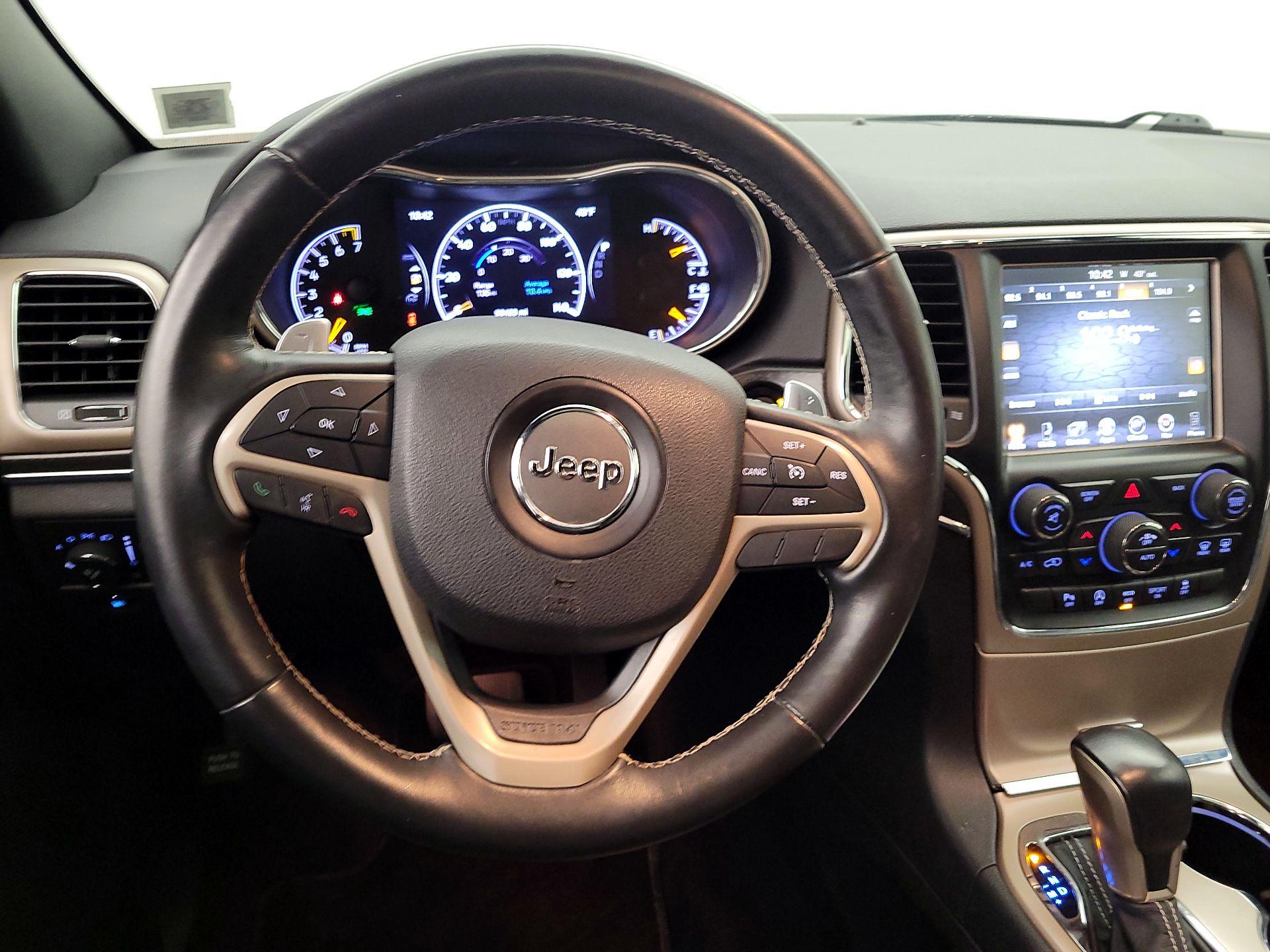 Thumbnail: 2017 Jeep Grand Cherokee - 10