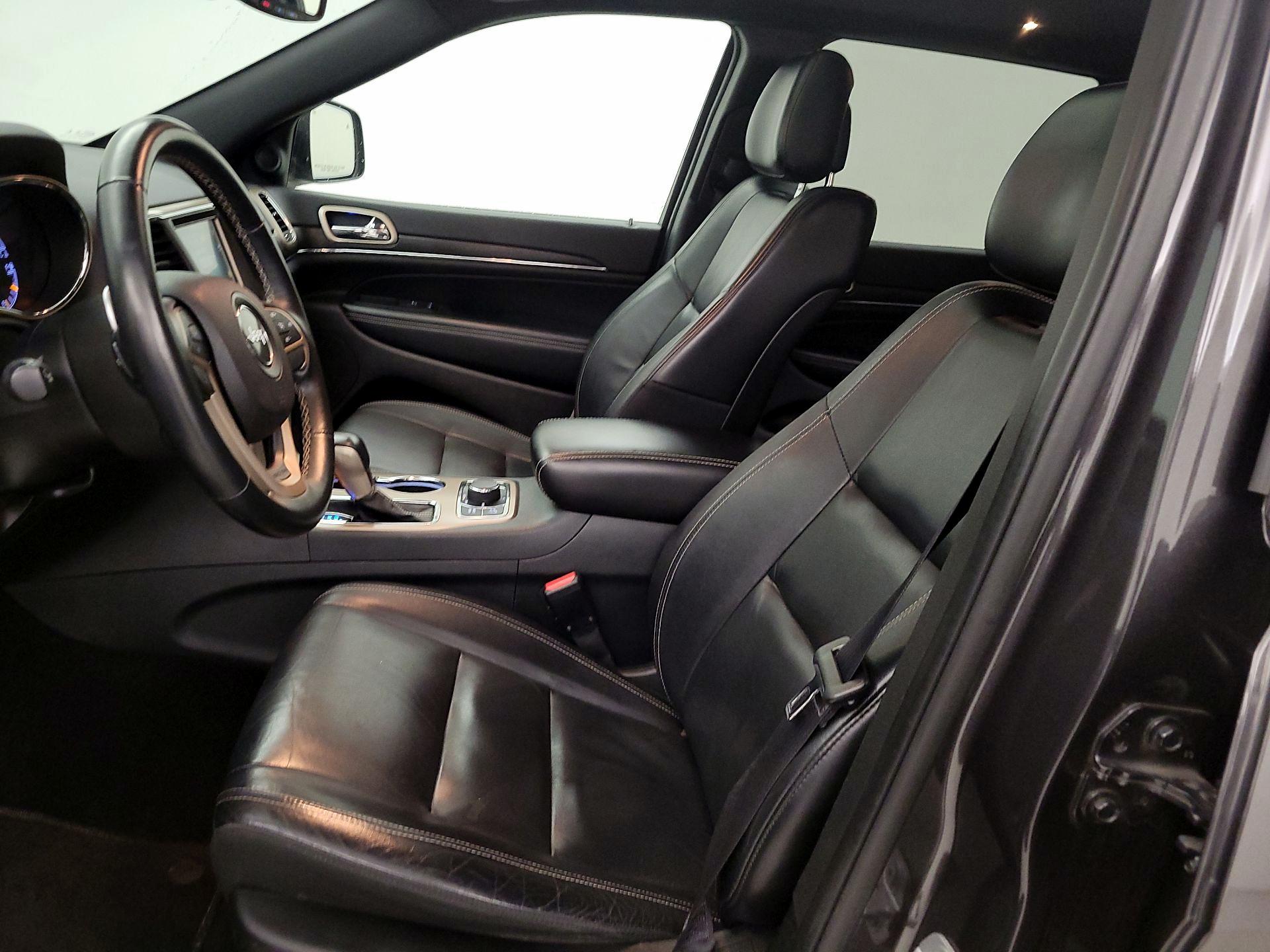 Thumbnail: 2017 Jeep Grand Cherokee - 11