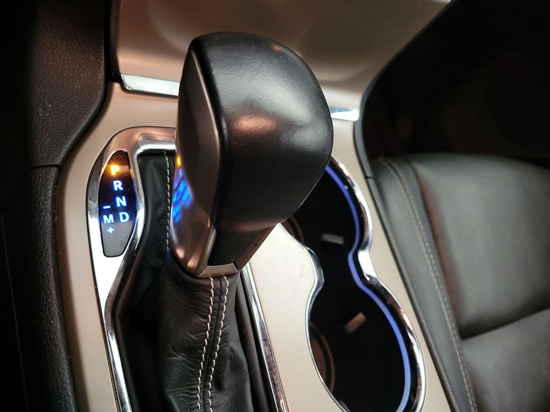 Thumbnail: 2017 Jeep Grand Cherokee - 17