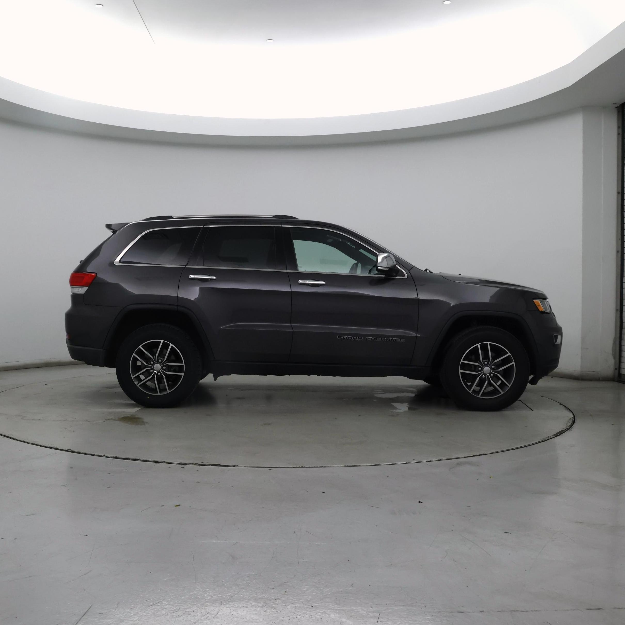 Thumbnail: 2017 Jeep Grand Cherokee - 7