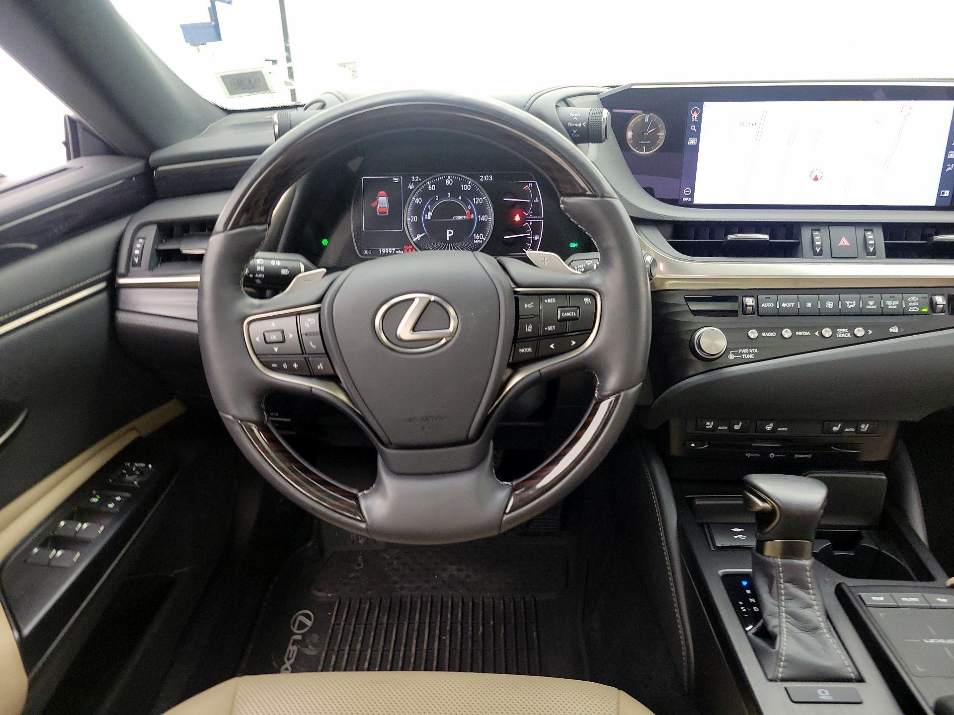 Thumbnail: 2021 Lexus ES - 10