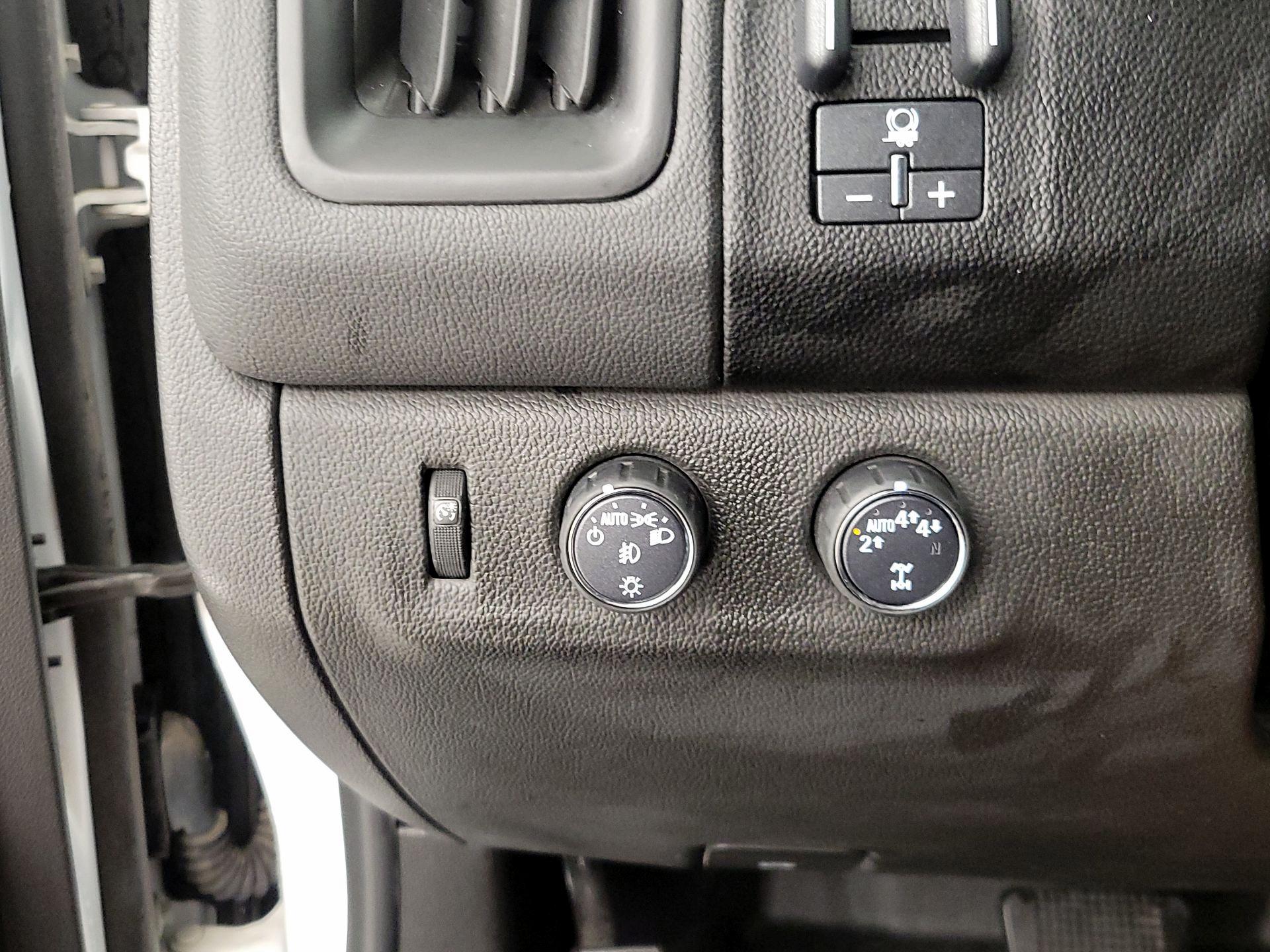 Thumbnail: 2021 Chevrolet Colorado - 13