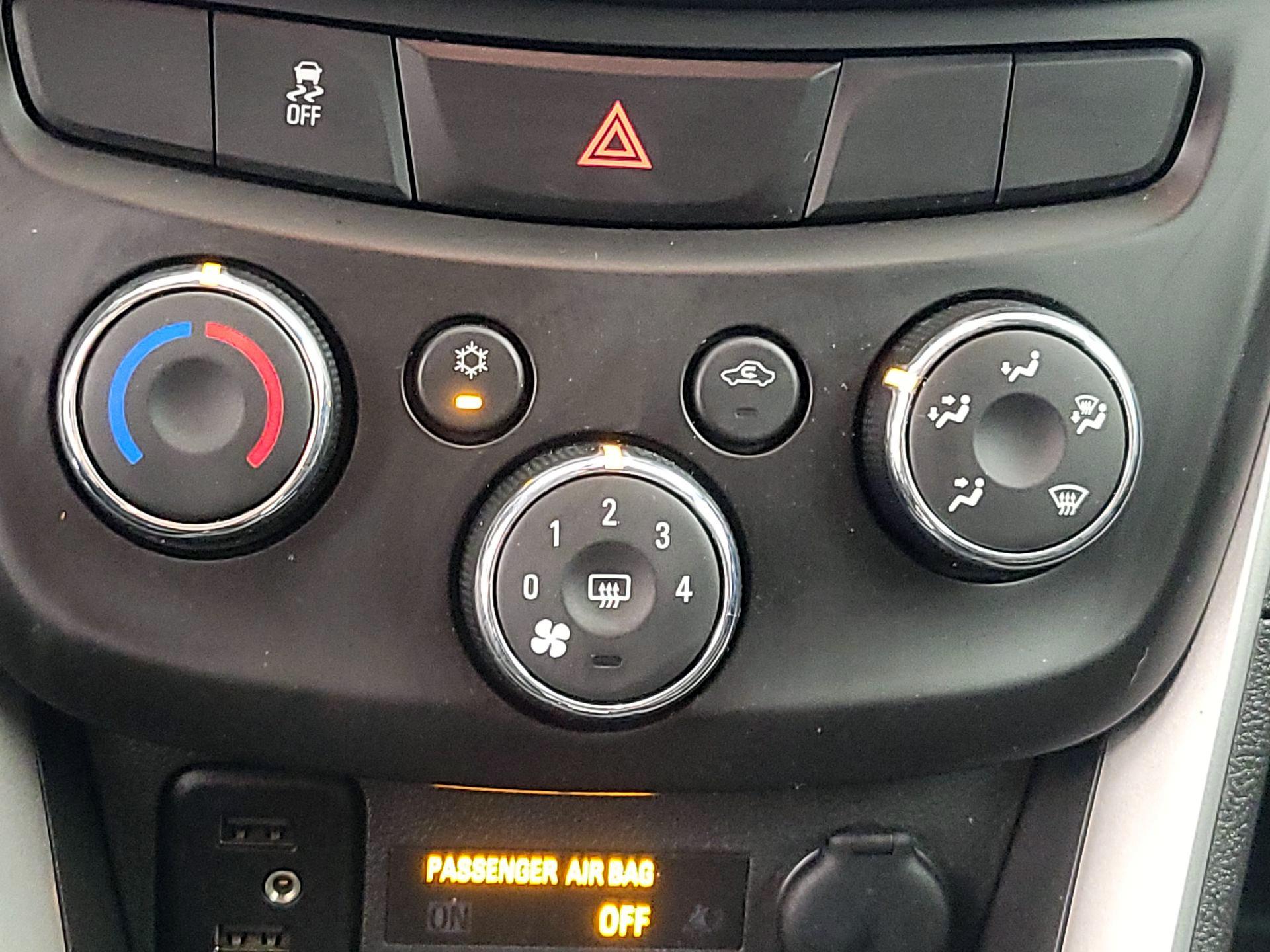 Thumbnail: 2021 Chevrolet Trax - 16