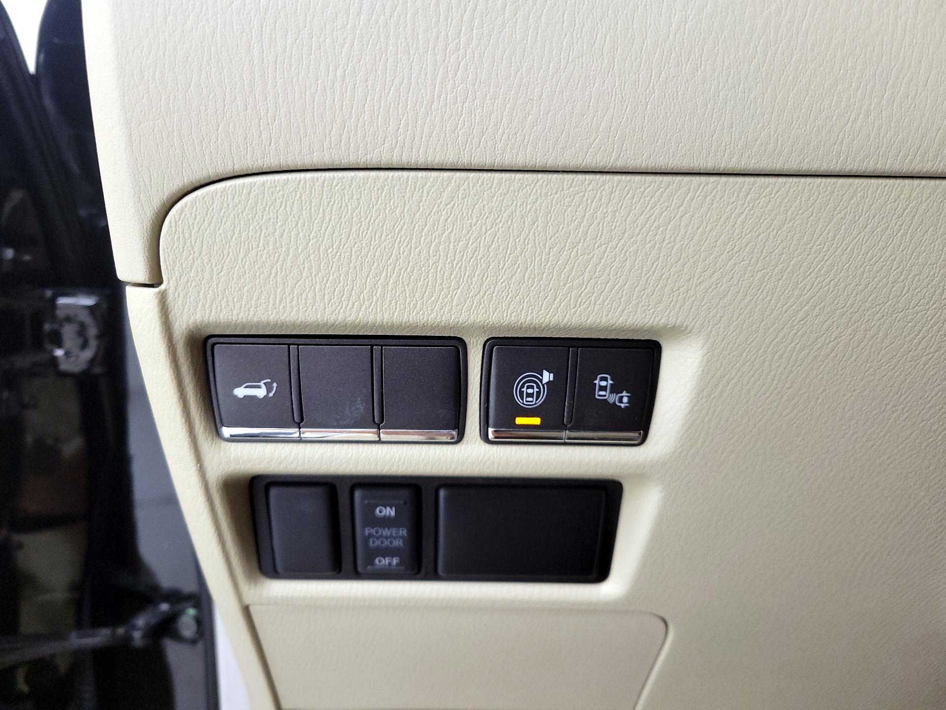 Thumbnail: 2016 INFINITI QX80 - 13