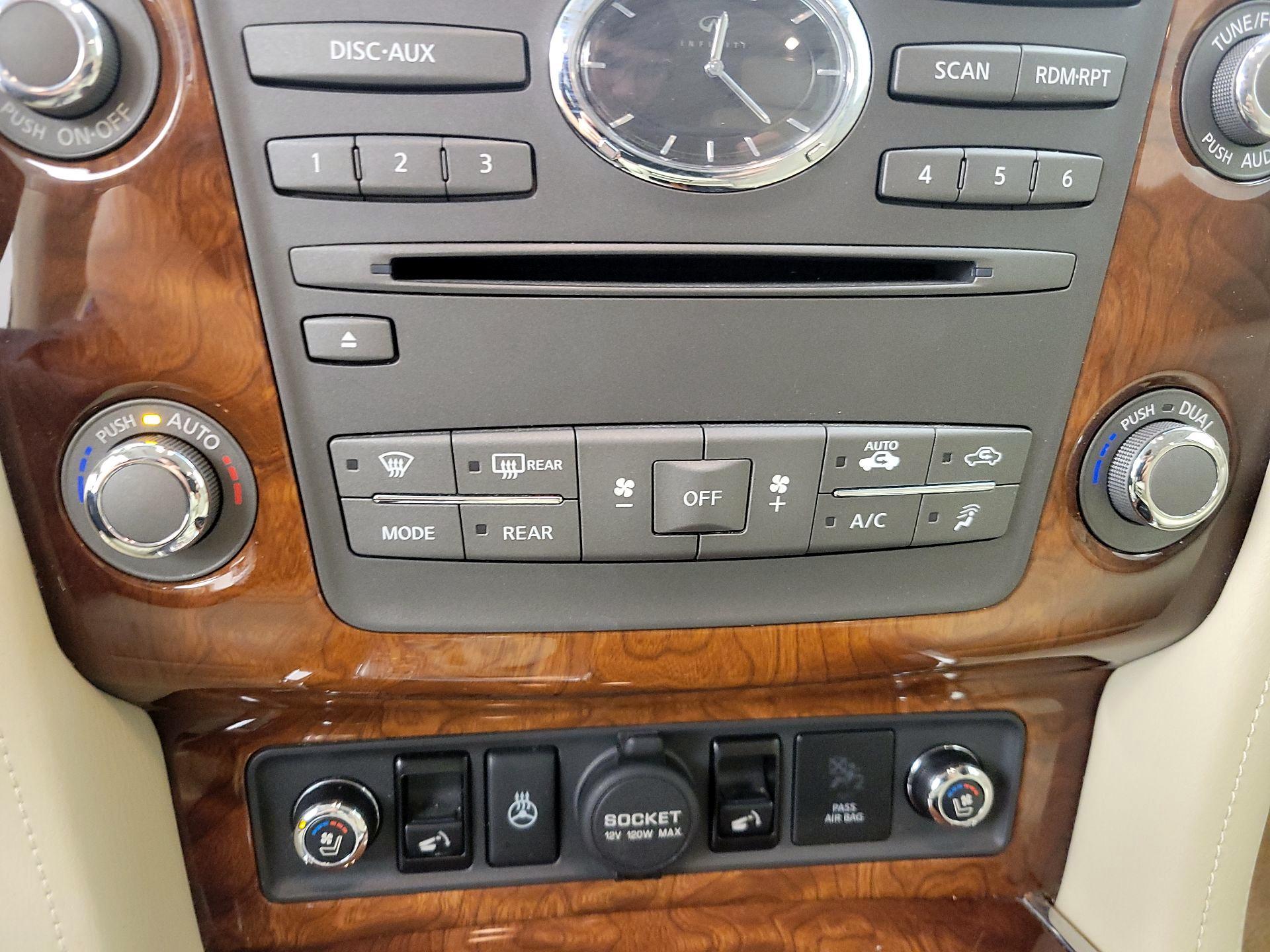 Thumbnail: 2016 INFINITI QX80 - 17